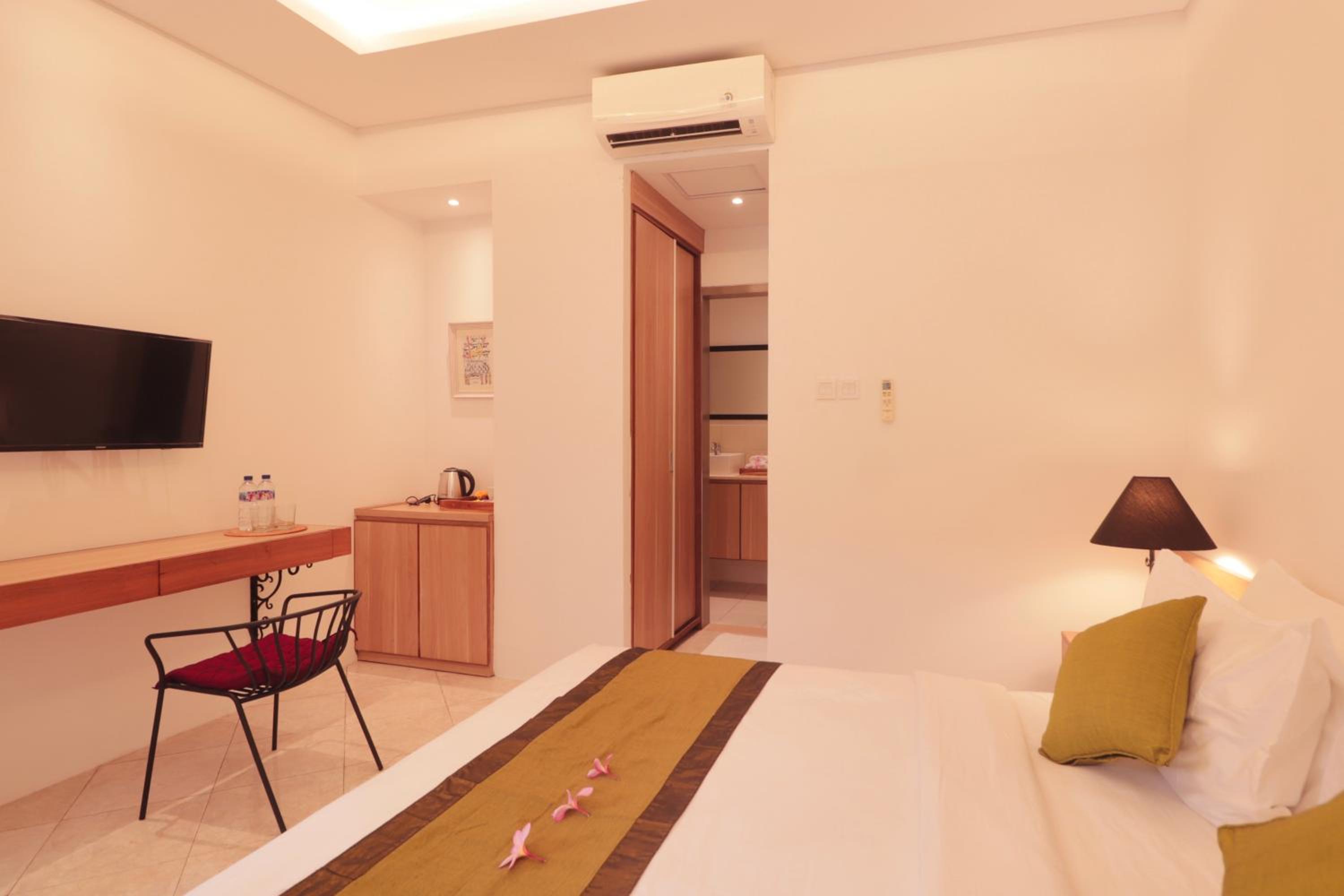 Deluxe Room - Photo 2