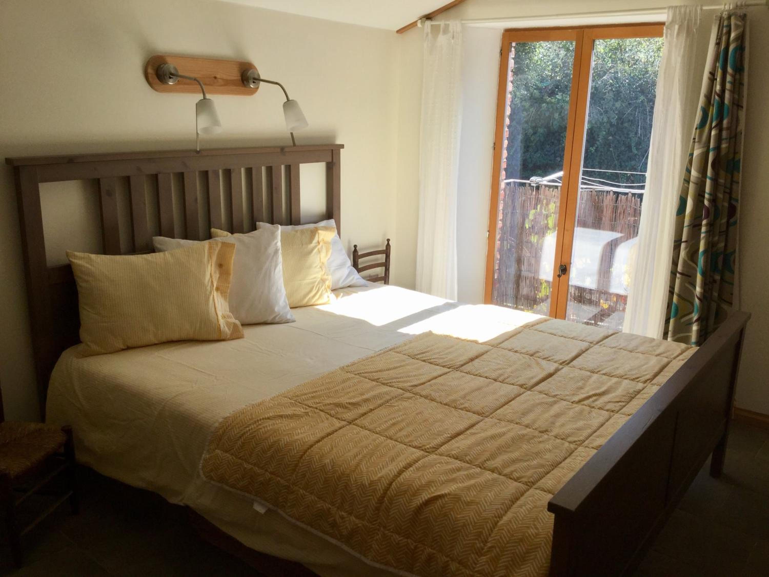 Habitación Familiar con Vista al Jardín