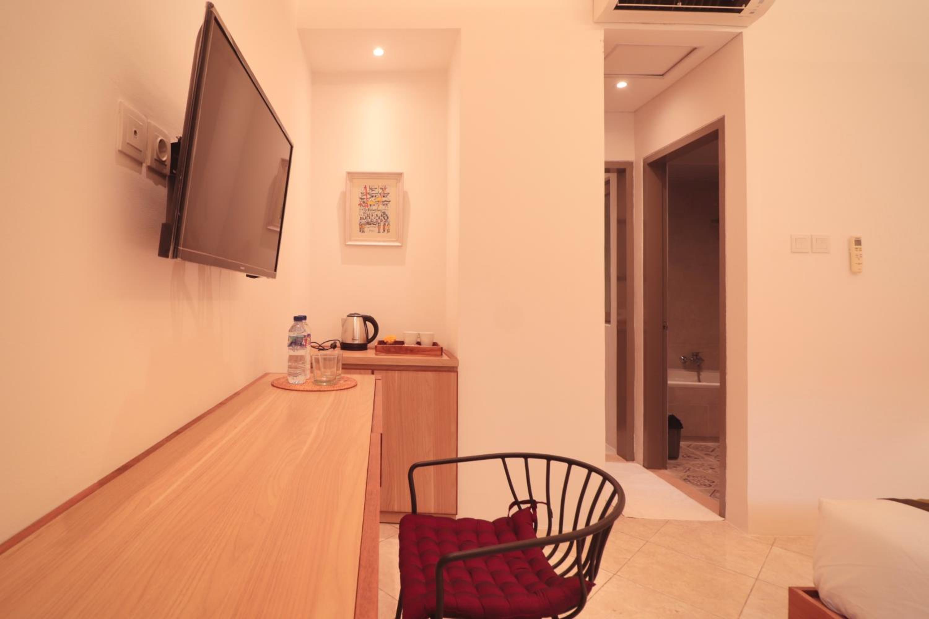 Deluxe Room - Photo 7