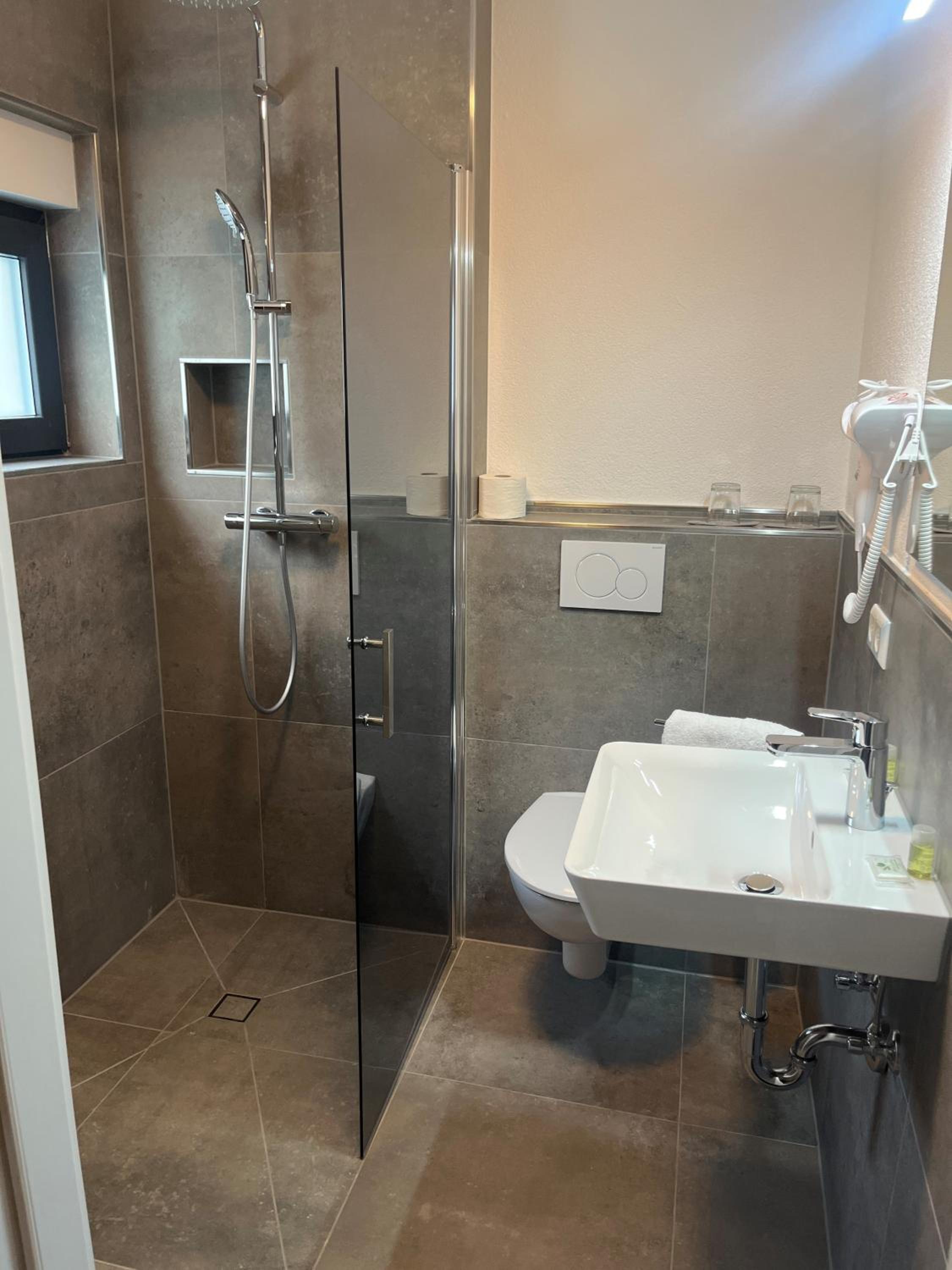 One-Bedroom Premium Apartment - Photo 2