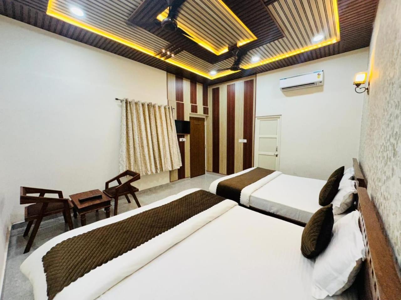 Superior Deluxe Double or Twin Room  photo 3
