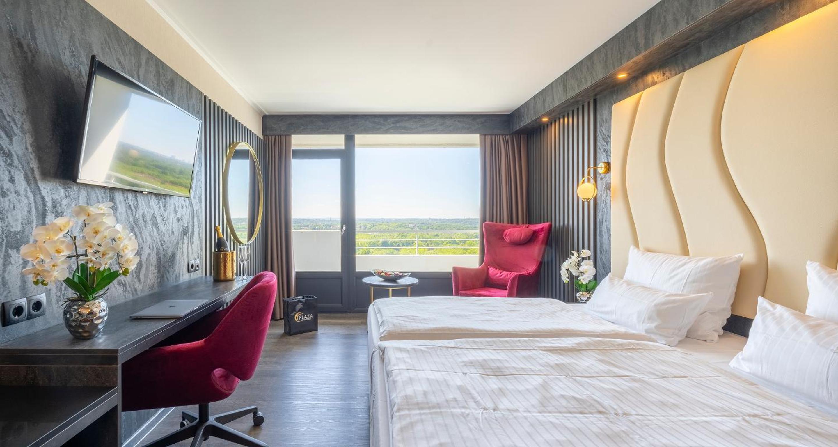 Deluxe Double Room with Garden View - Photo 1