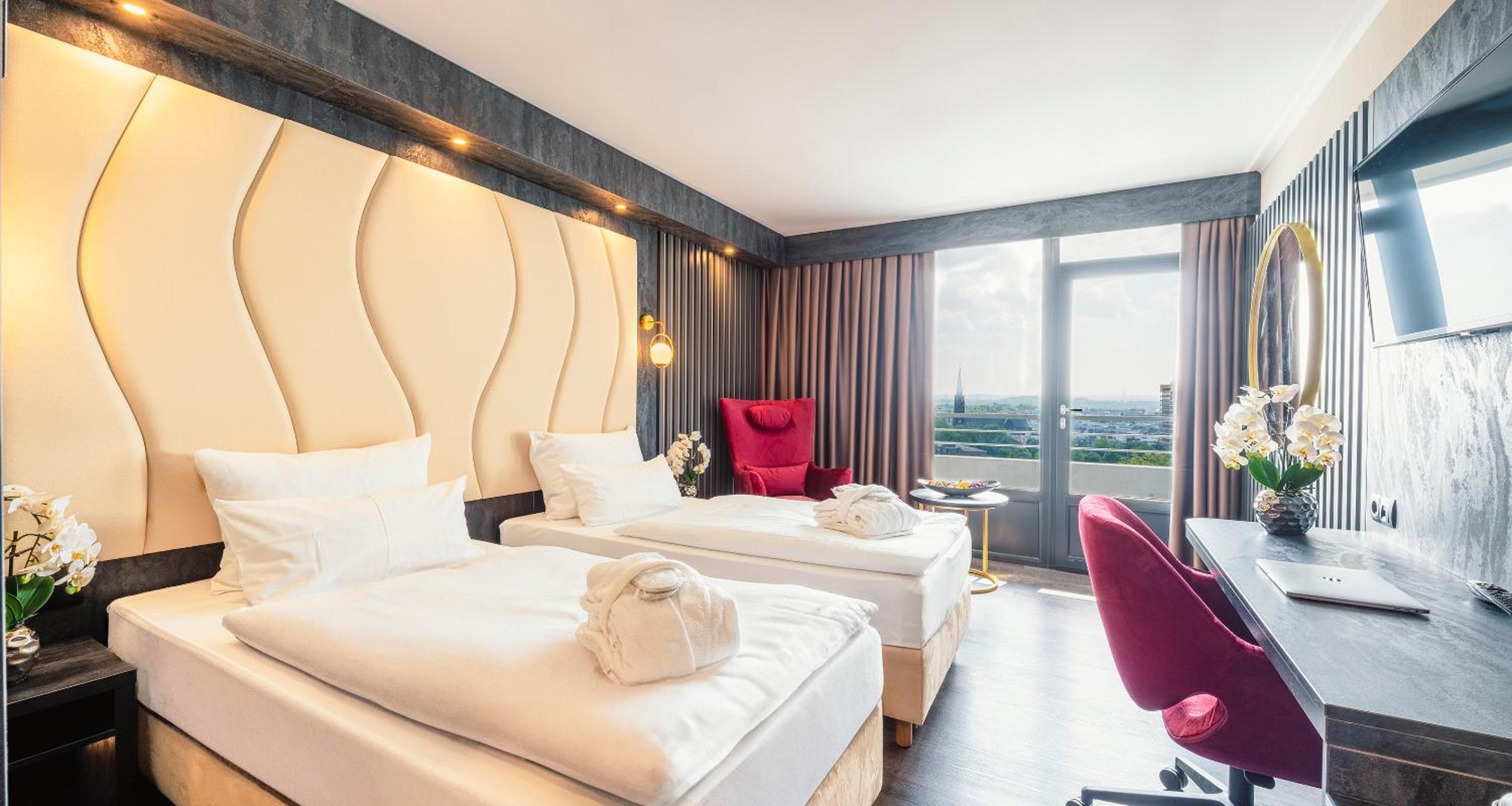 Deluxe Double Room with Garden View - Photo 2