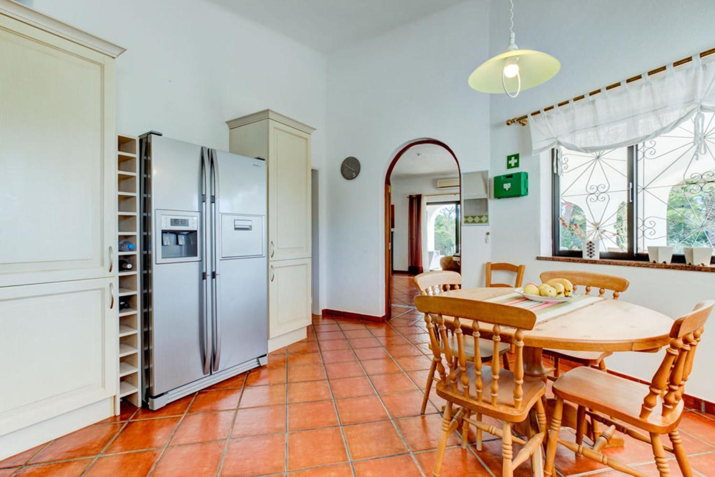 Villa photo 2