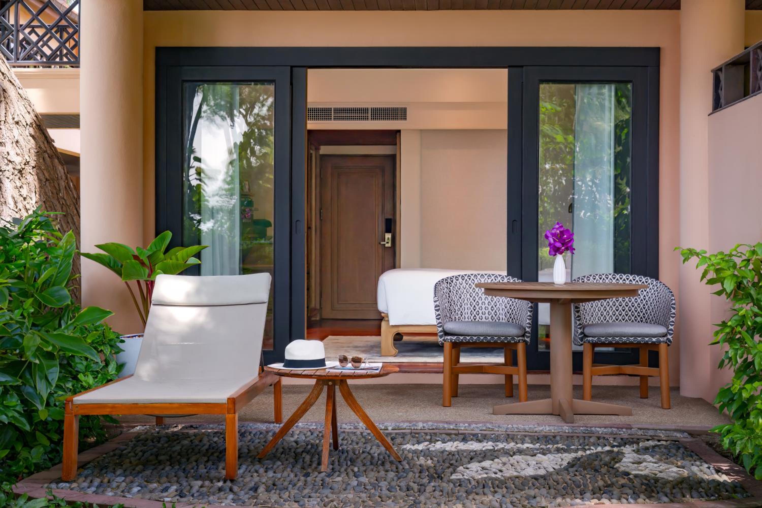 Deluxe Garden View Room