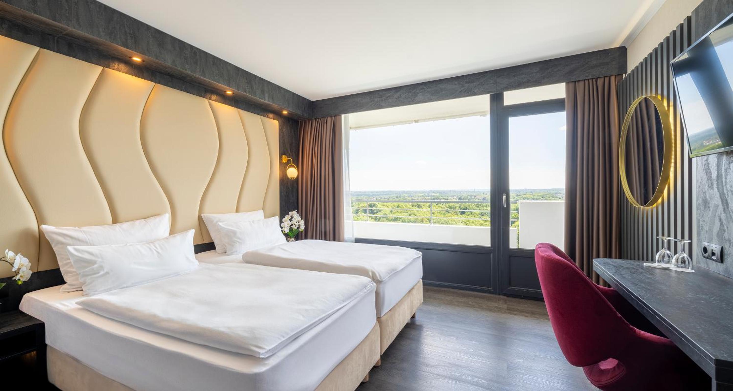 Junior Suite with Garden View - Photo 1