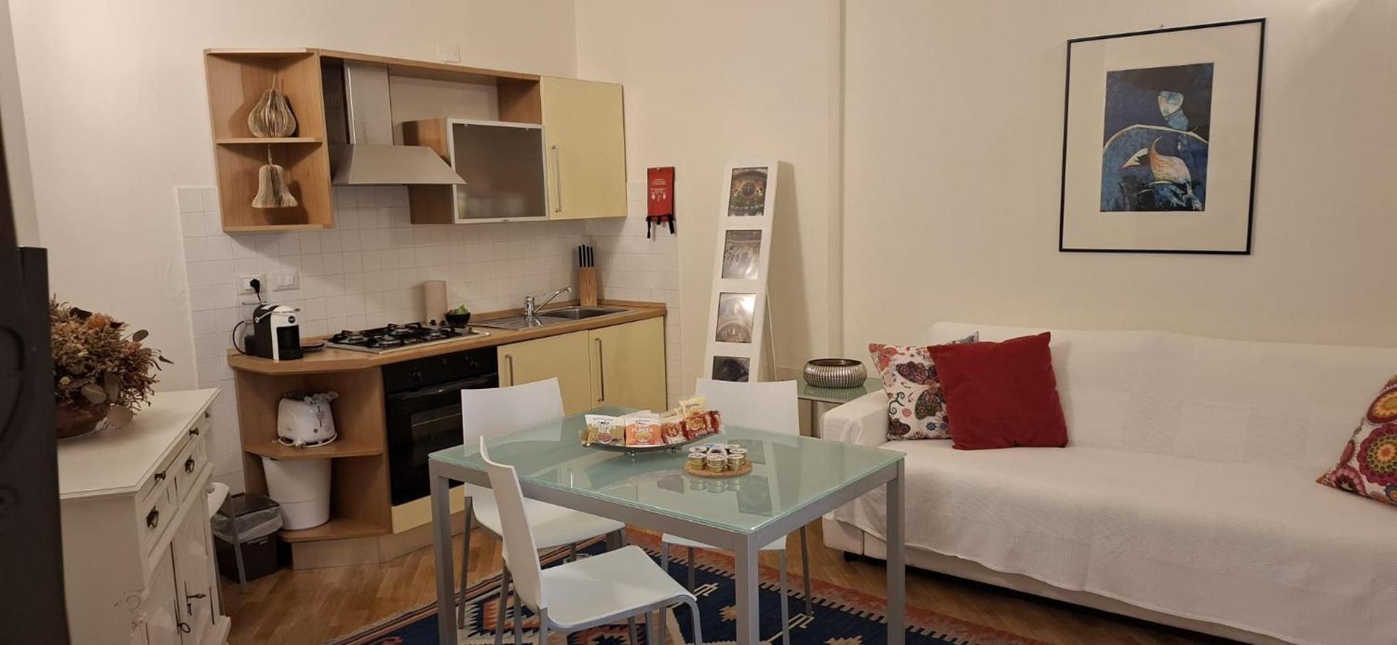 Deluxe Suite - Photo 12