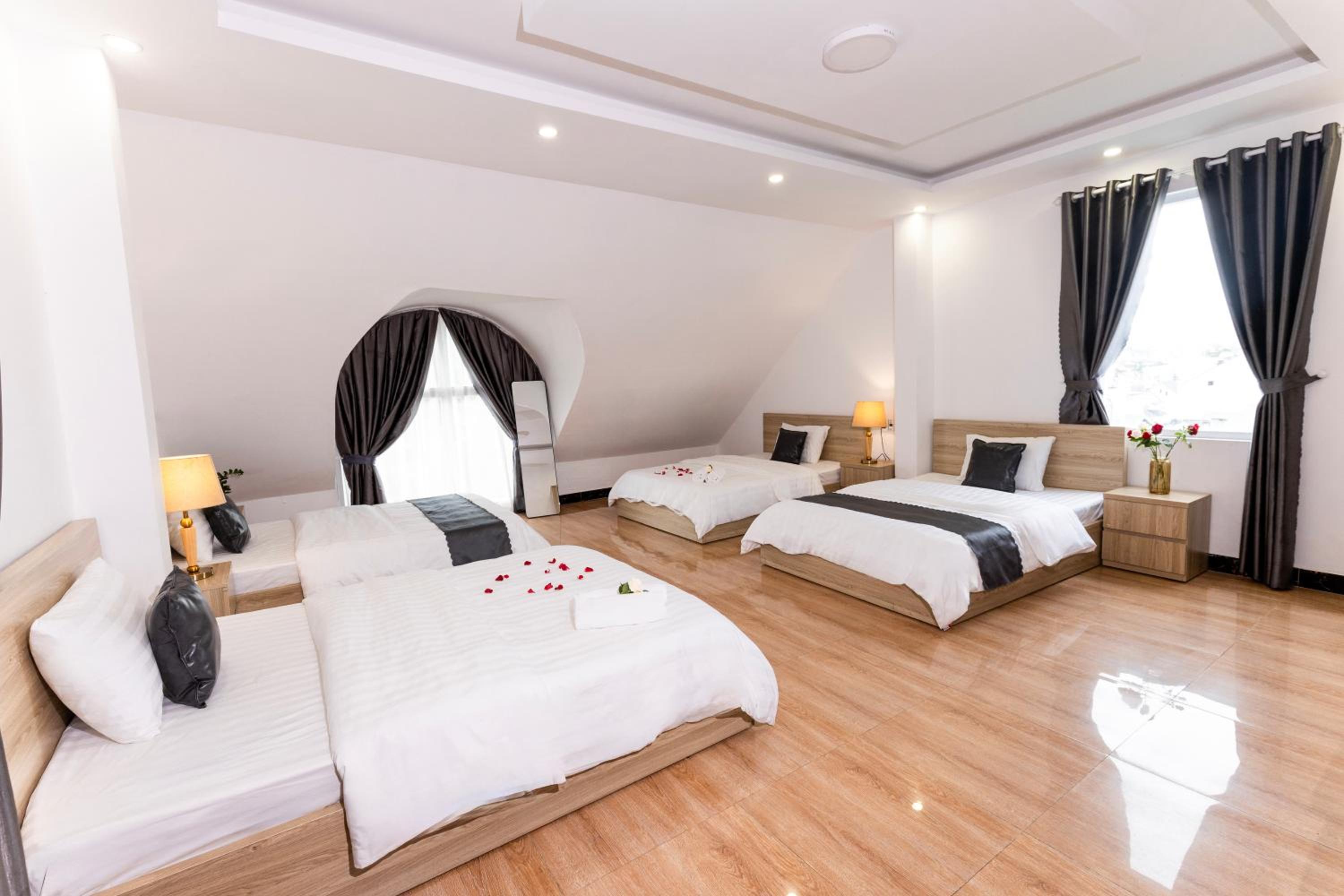 Quadruple Room with Mountain View photo 1