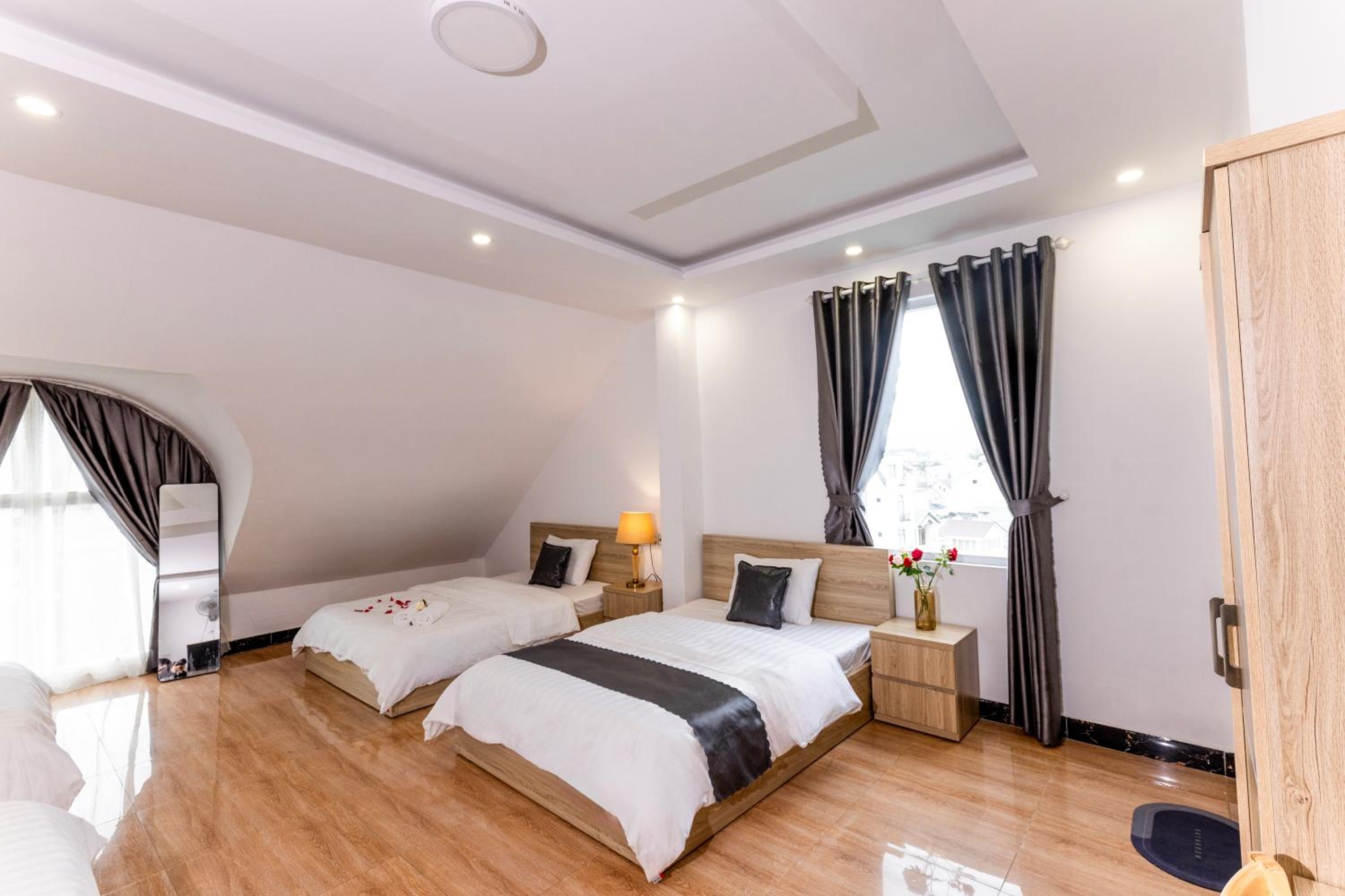 Quadruple Room with Mountain View photo 2