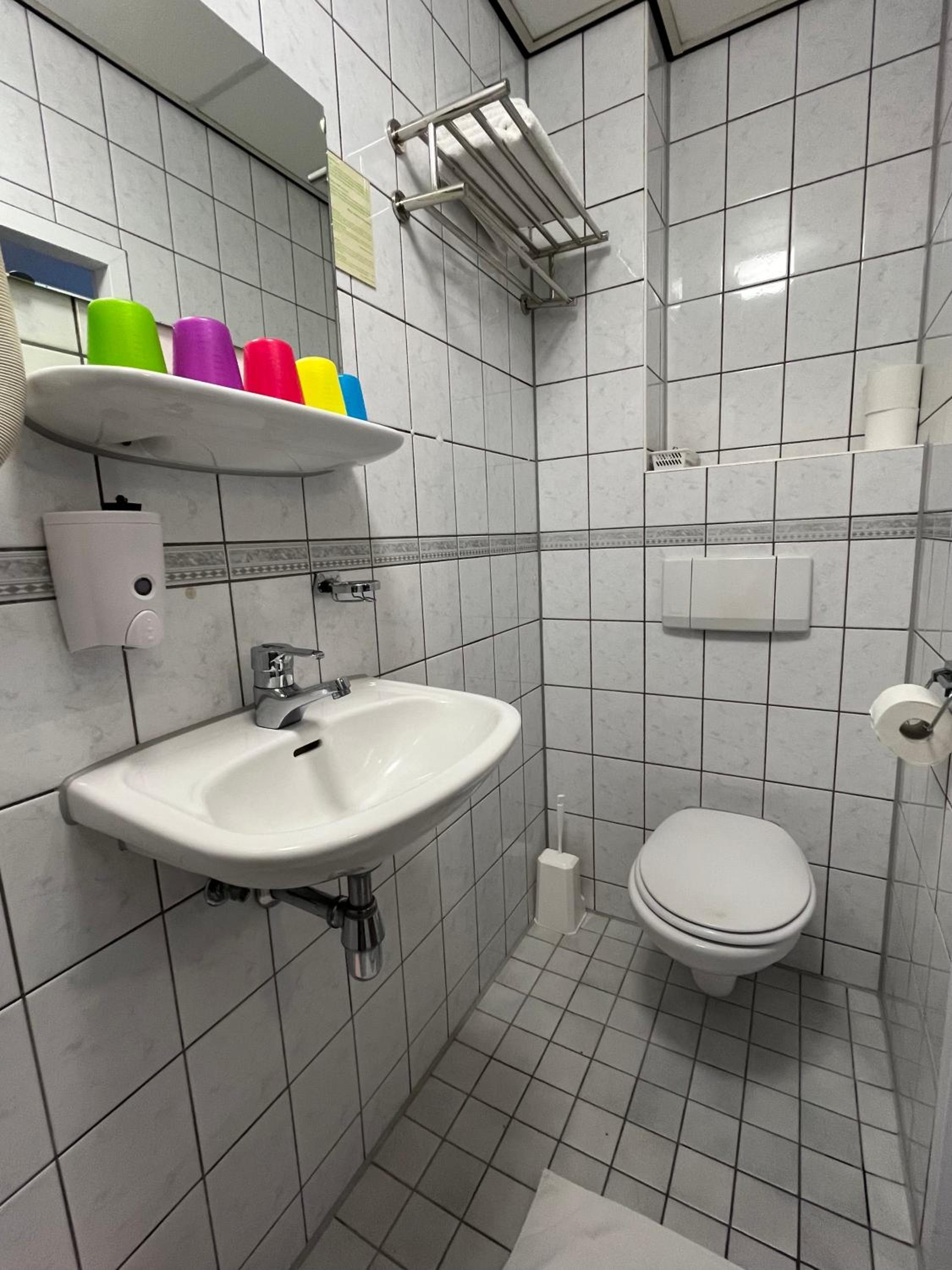 Standard Quadruple Room - Photo 6