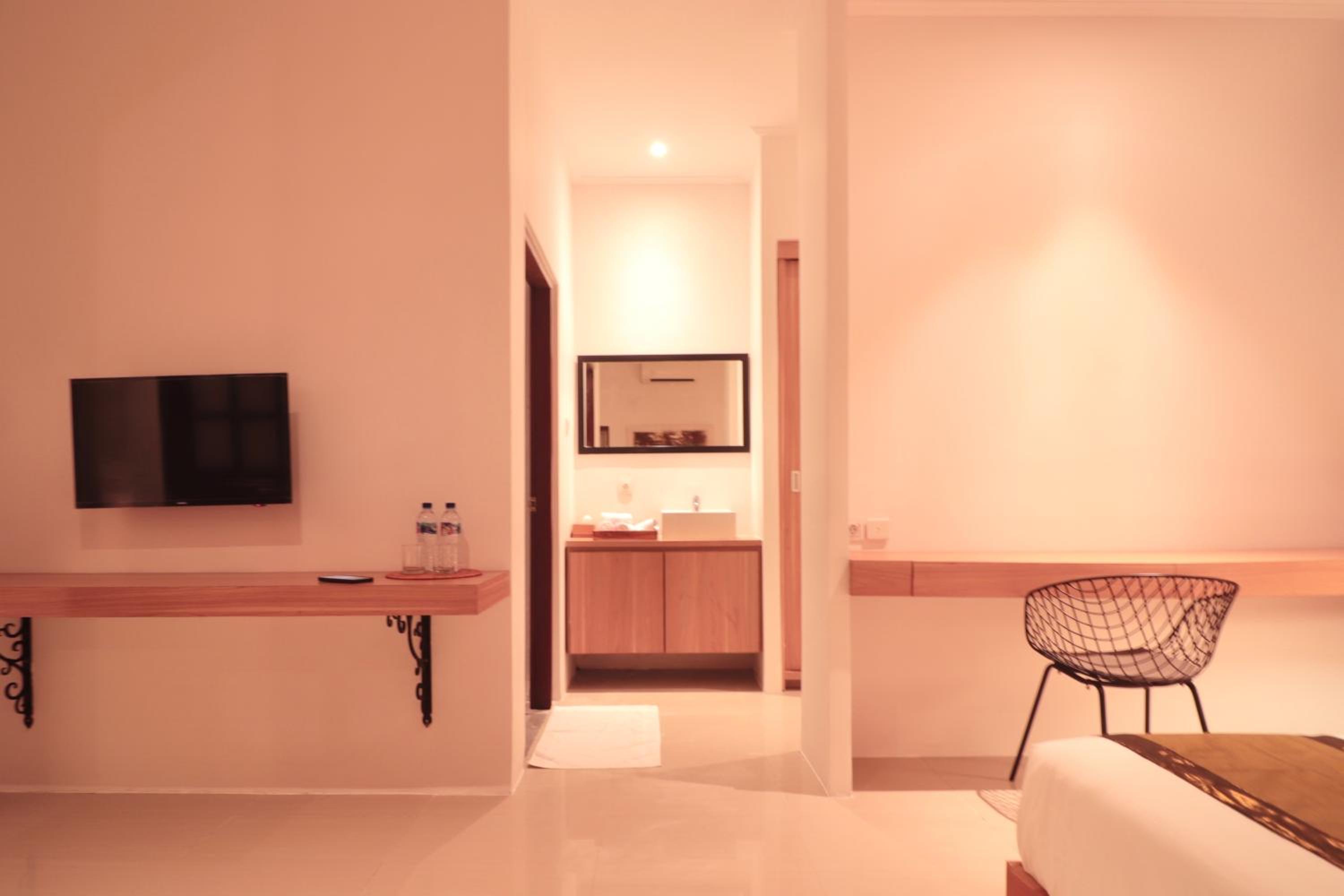 Suite - Photo 3