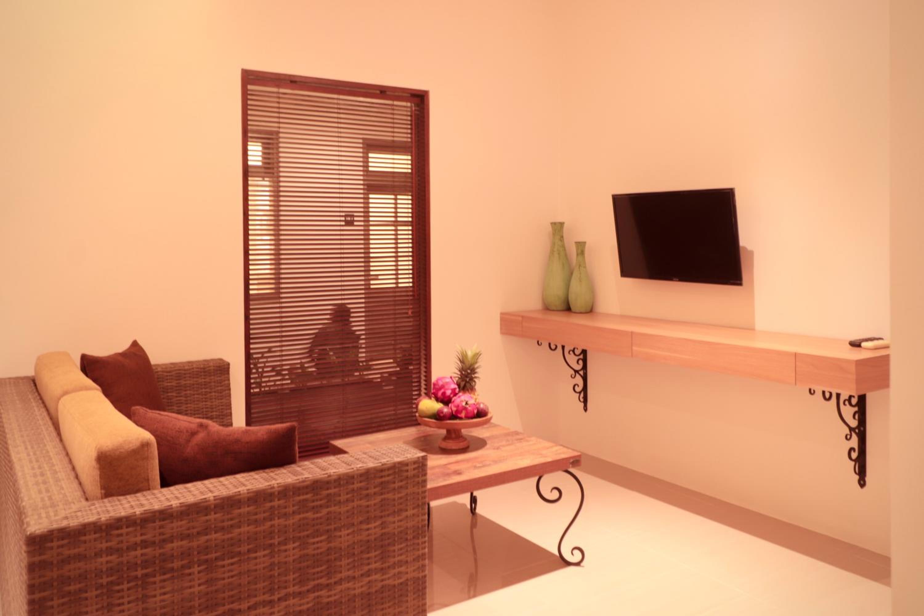 Suite - Photo 5