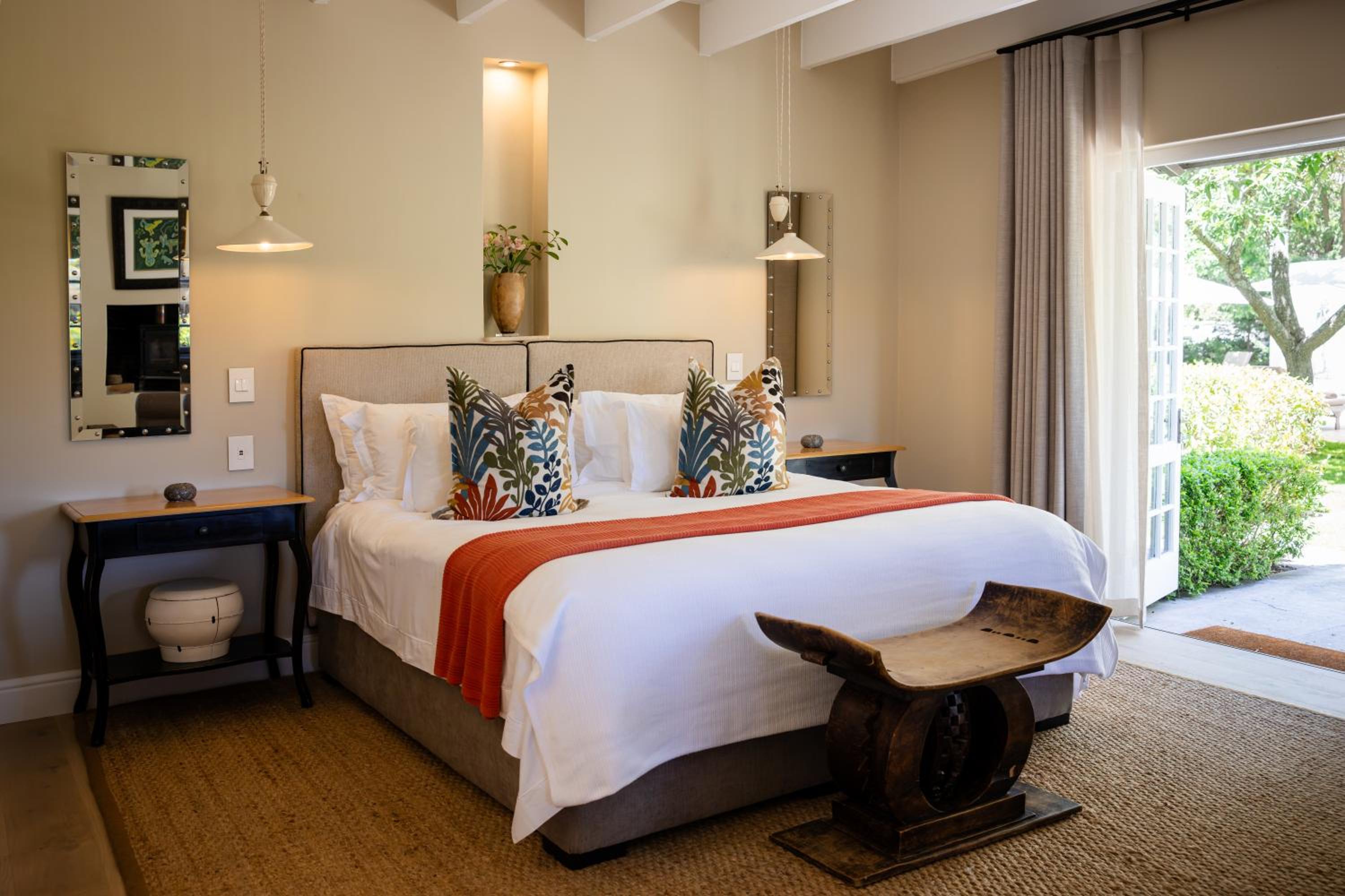 Suite with Fireplace - Photo 7