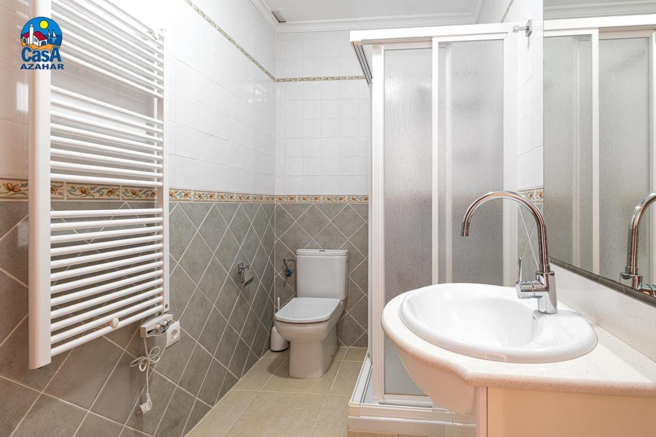 Two-Bedroom Apartment with Terrace - Photo 15