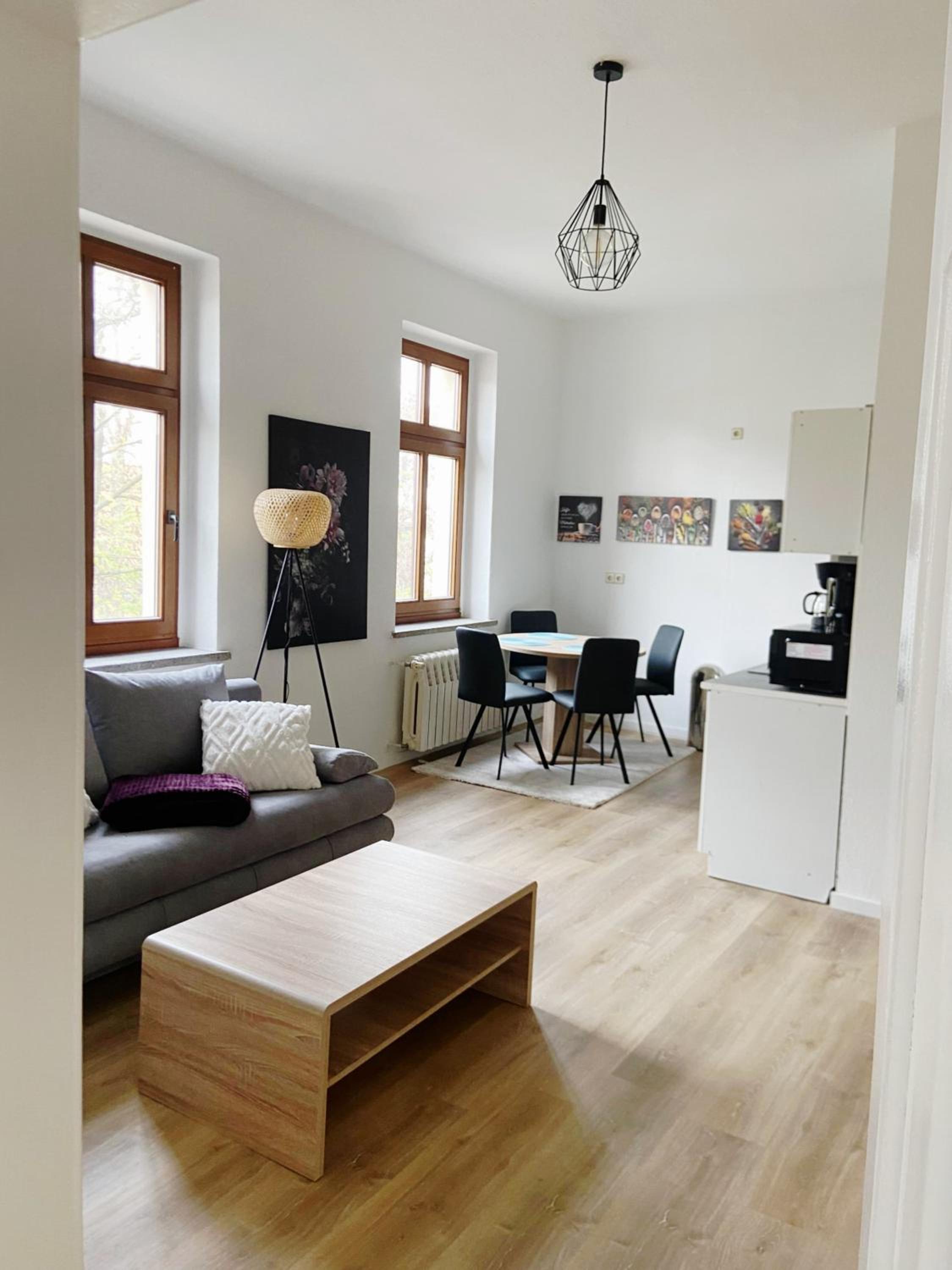 One-Bedroom Standard Apartment photo 1