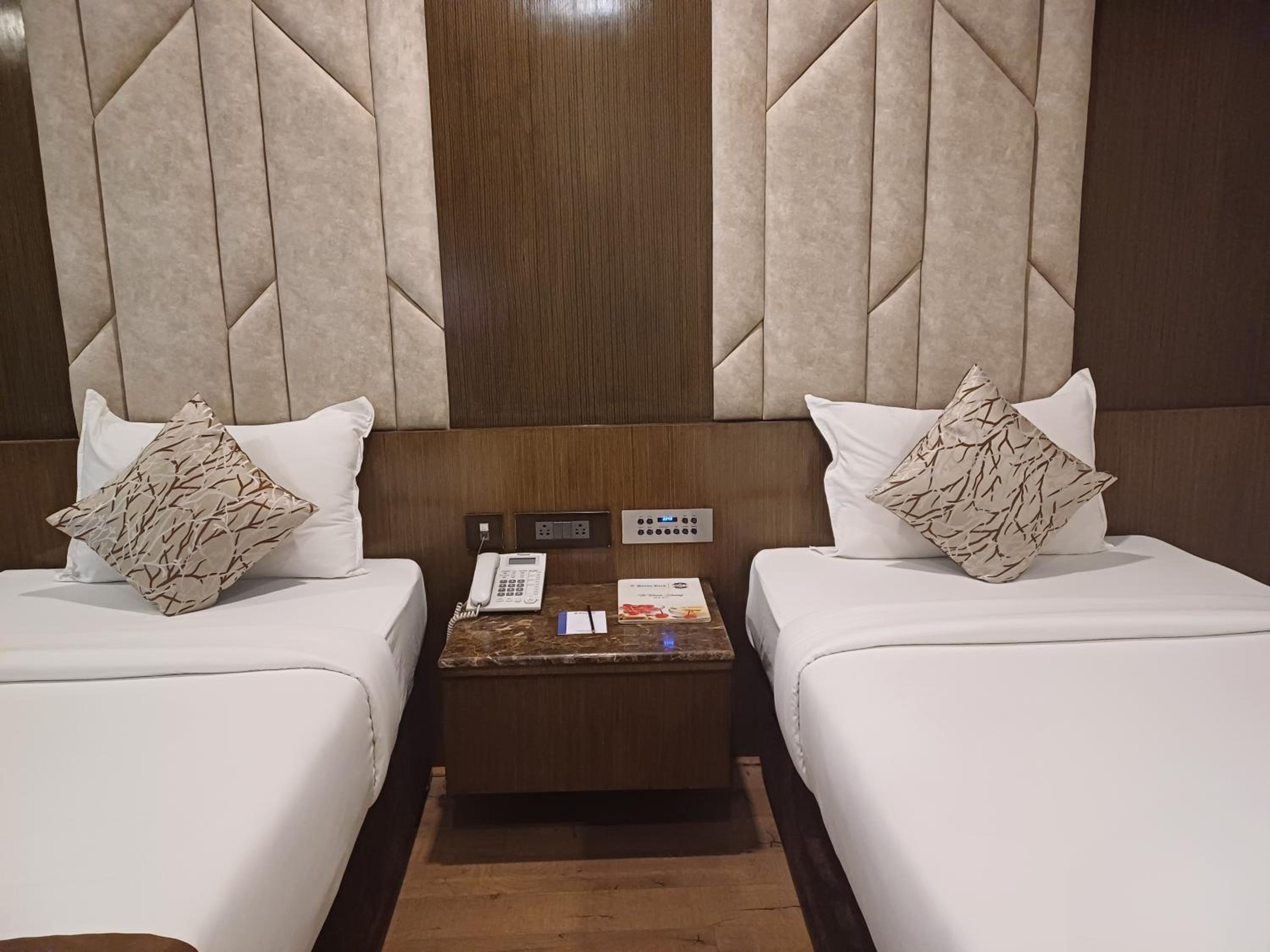 Deluxe Twin Room - Photo 1