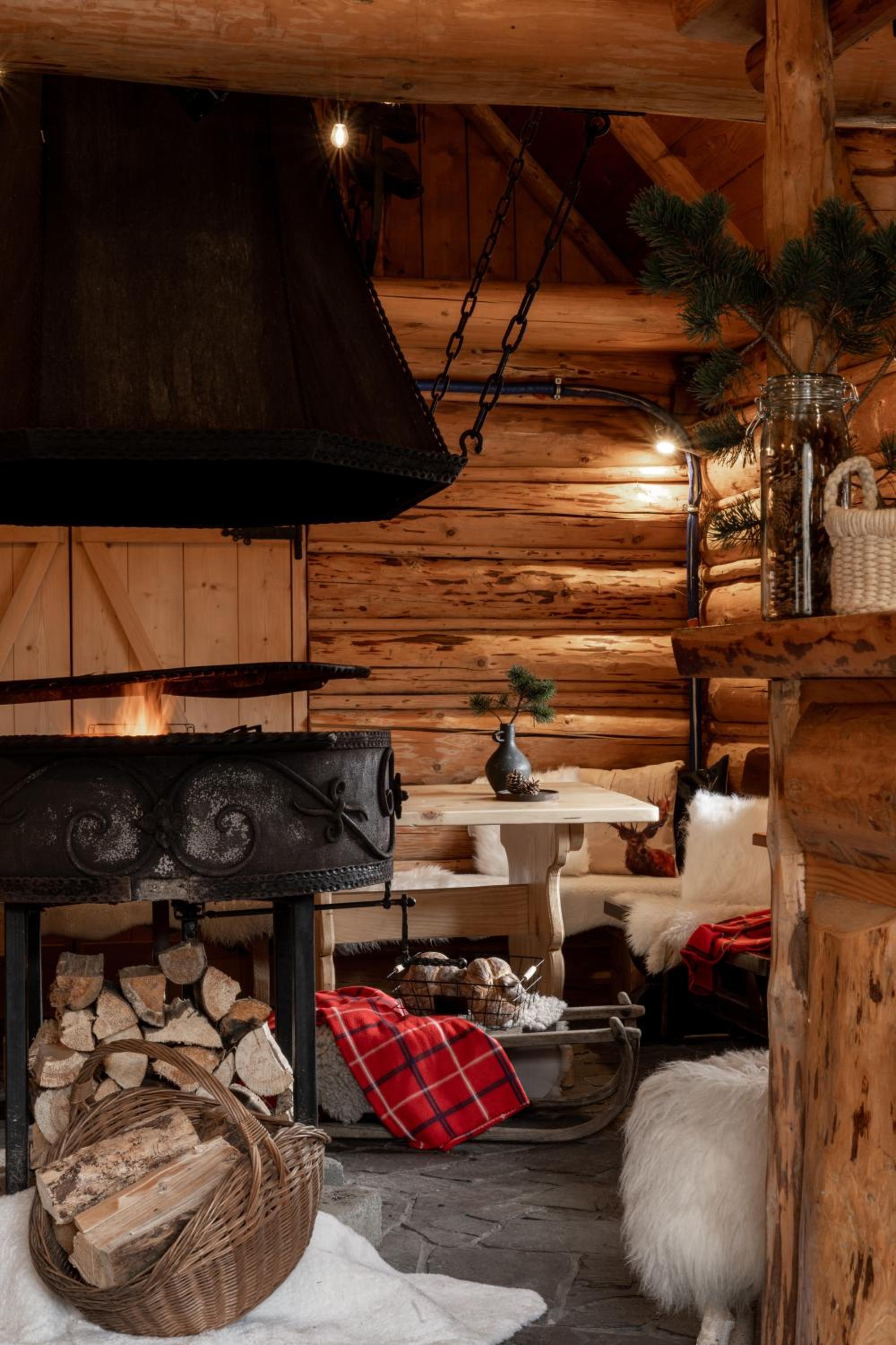Chalet with Fireplace - Photo 2