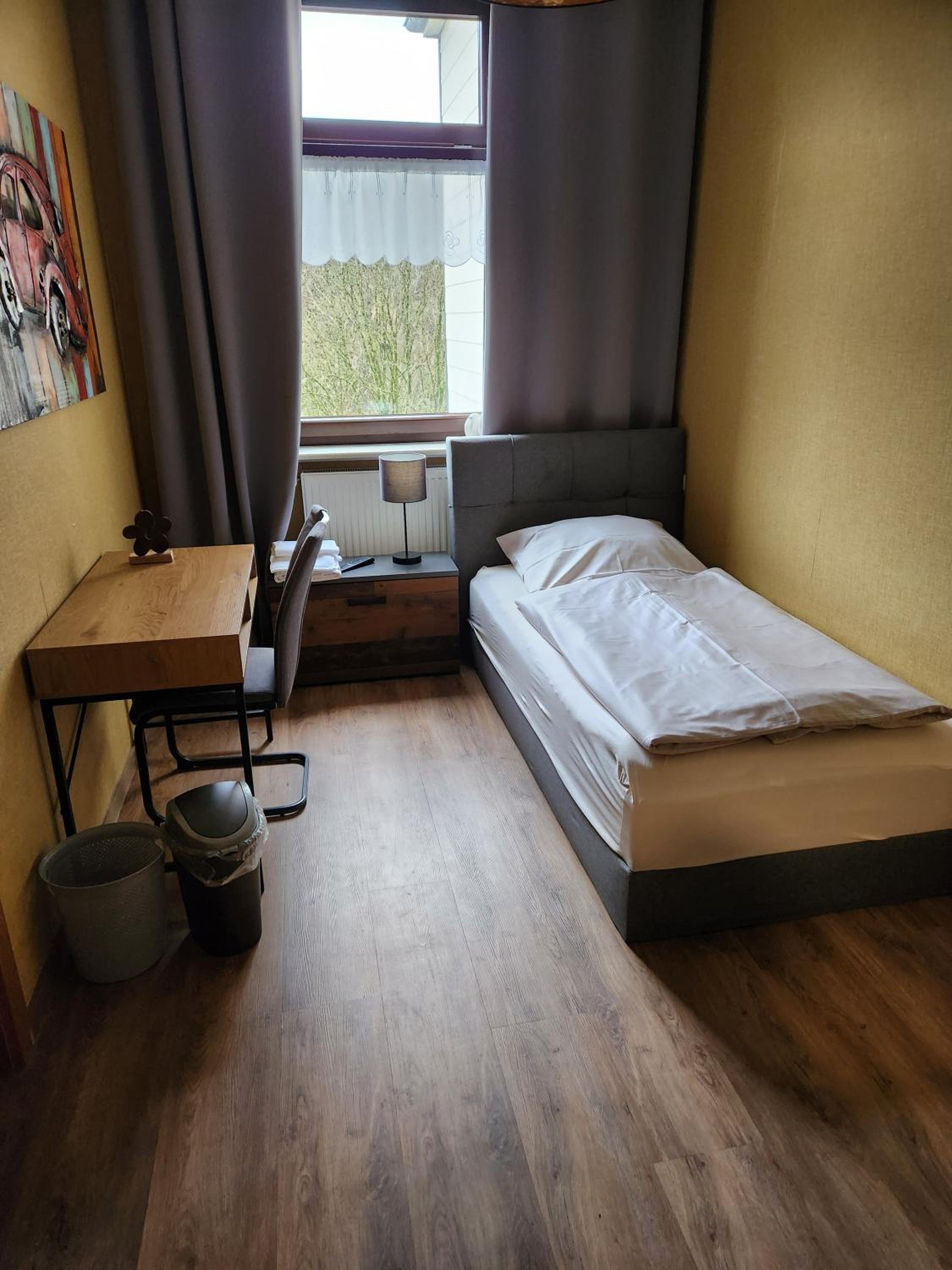 Standard Single Room with Shower