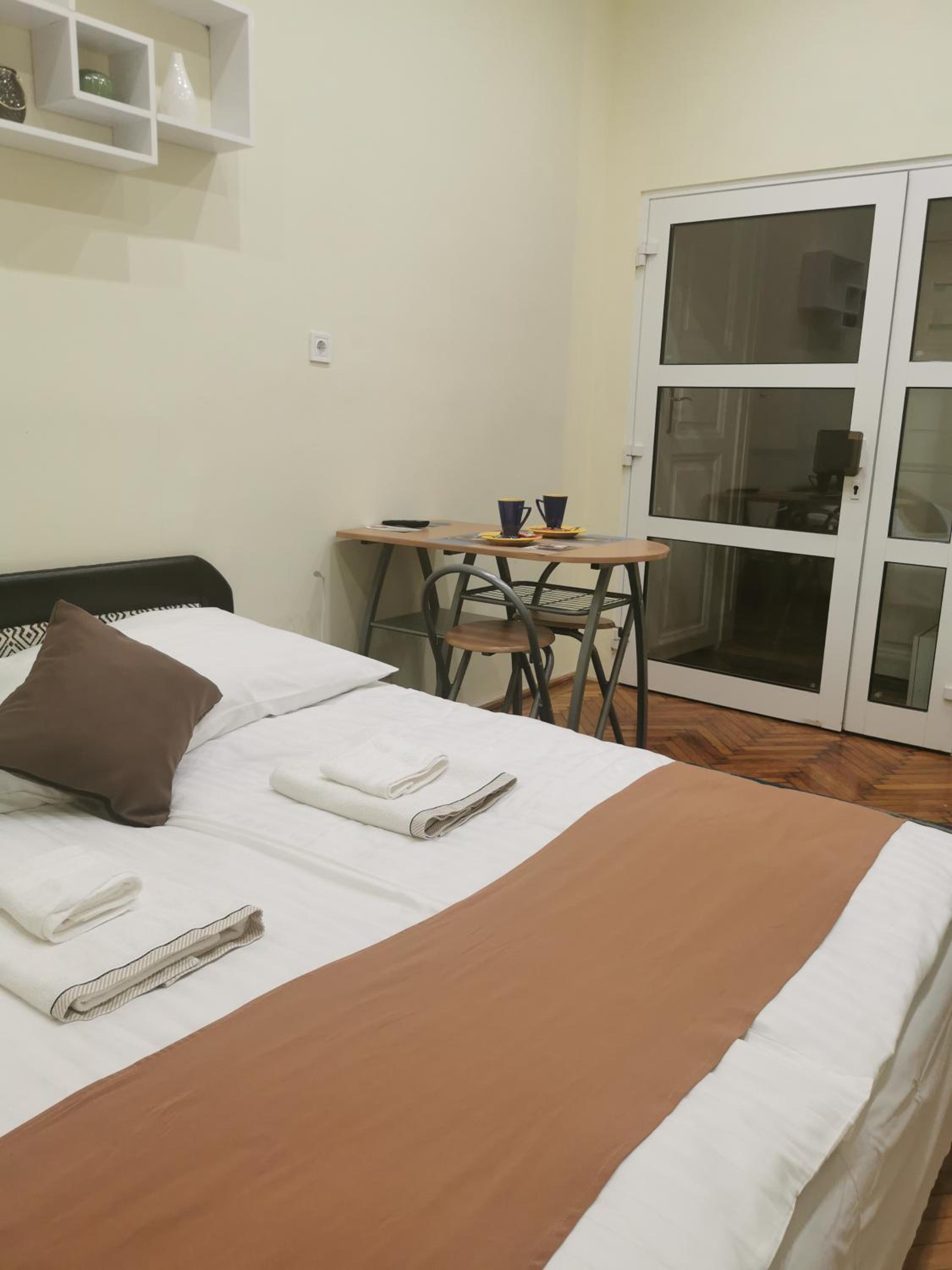 Standard Queen Room photo 3