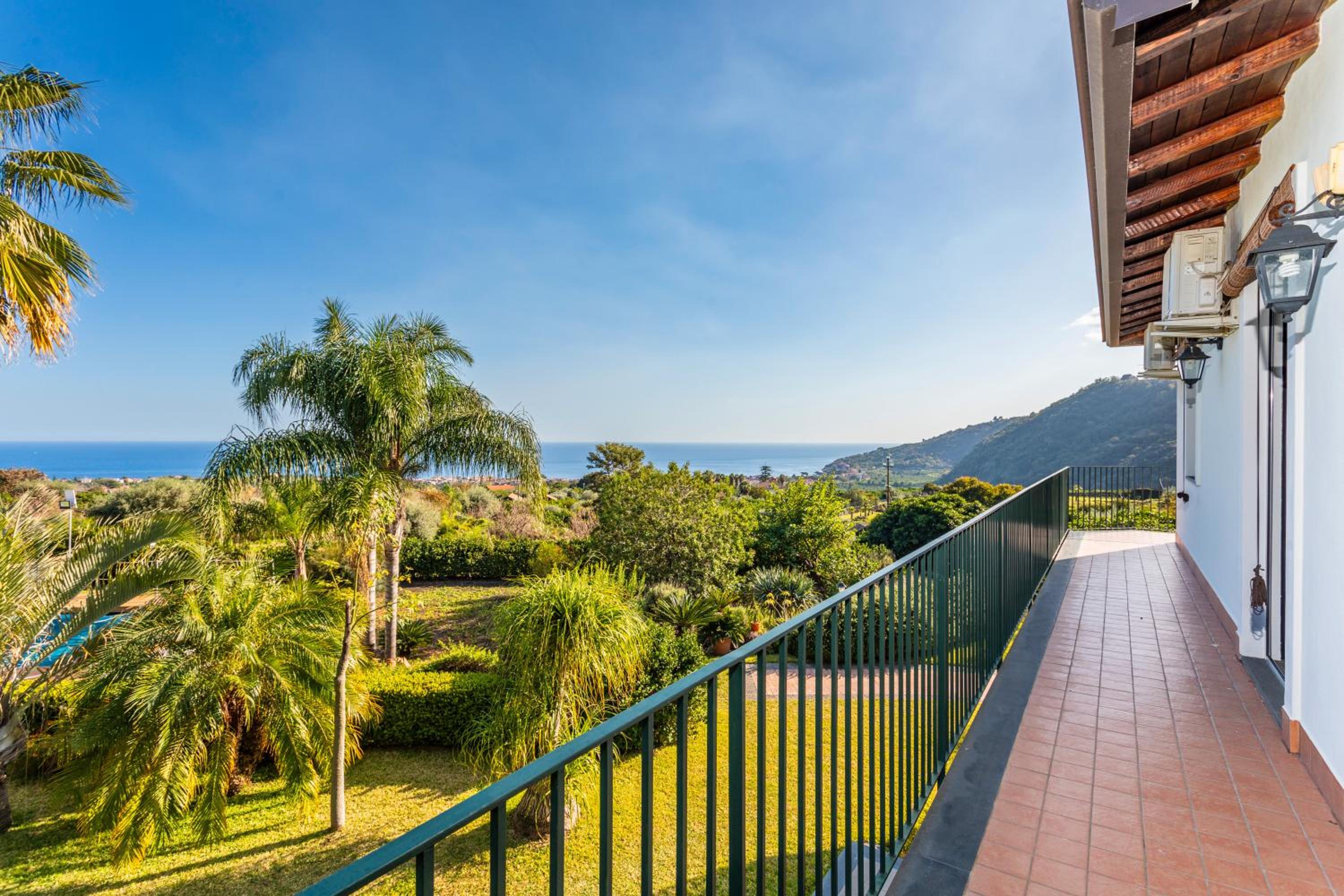 Villa with Sea View photo 2