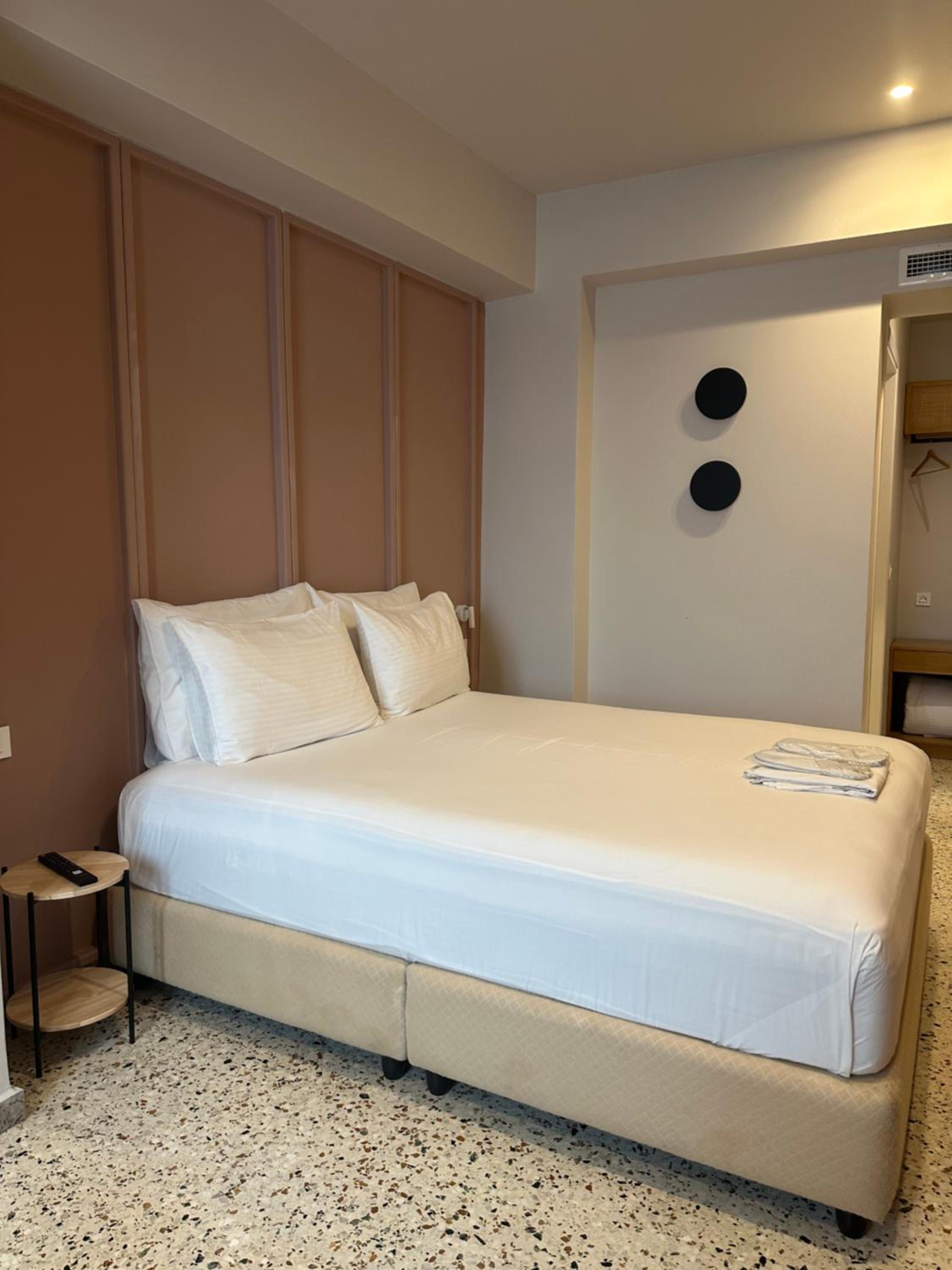 Deluxe Double Room with Balcony photo 2