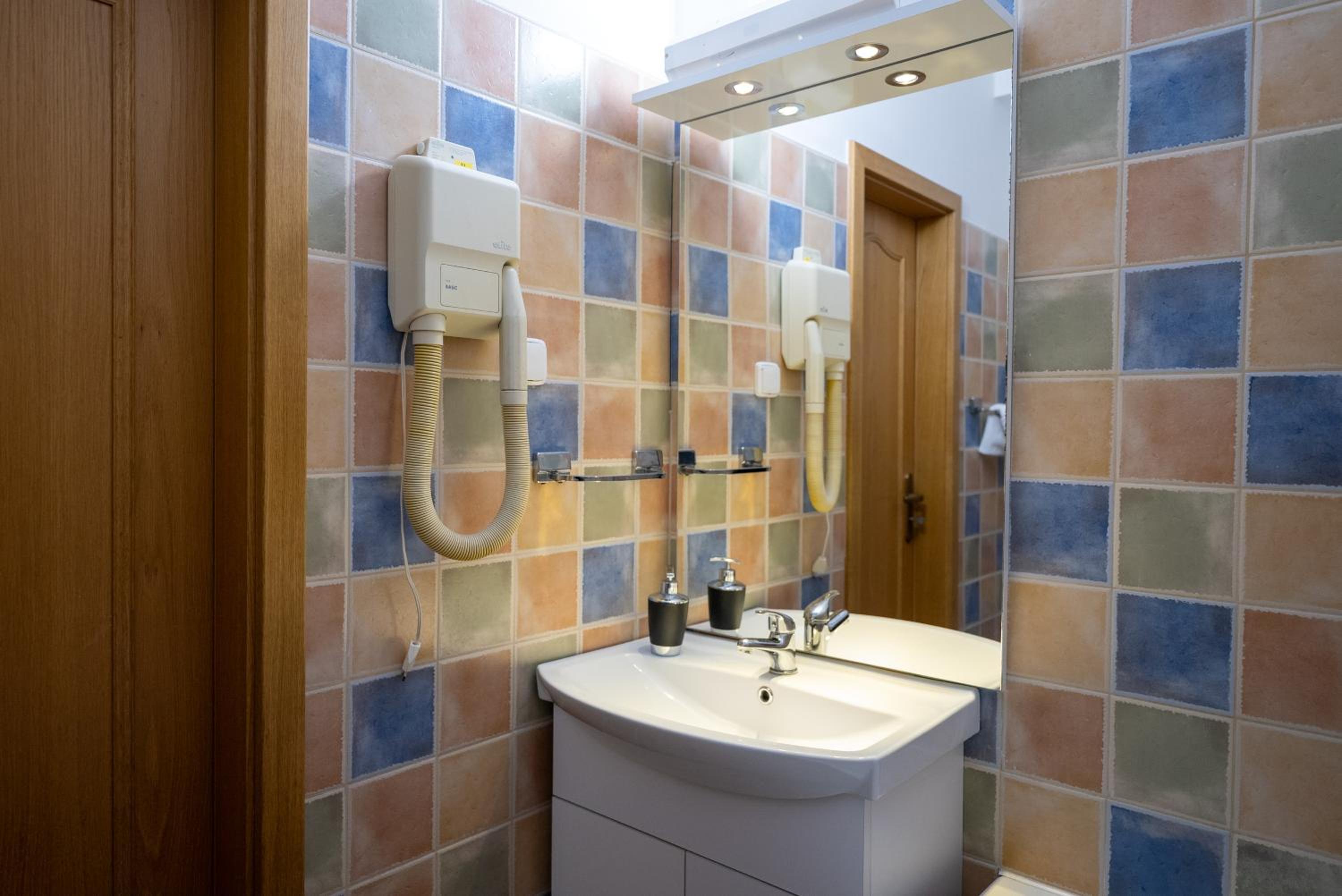 Double or Twin Room - Photo 1