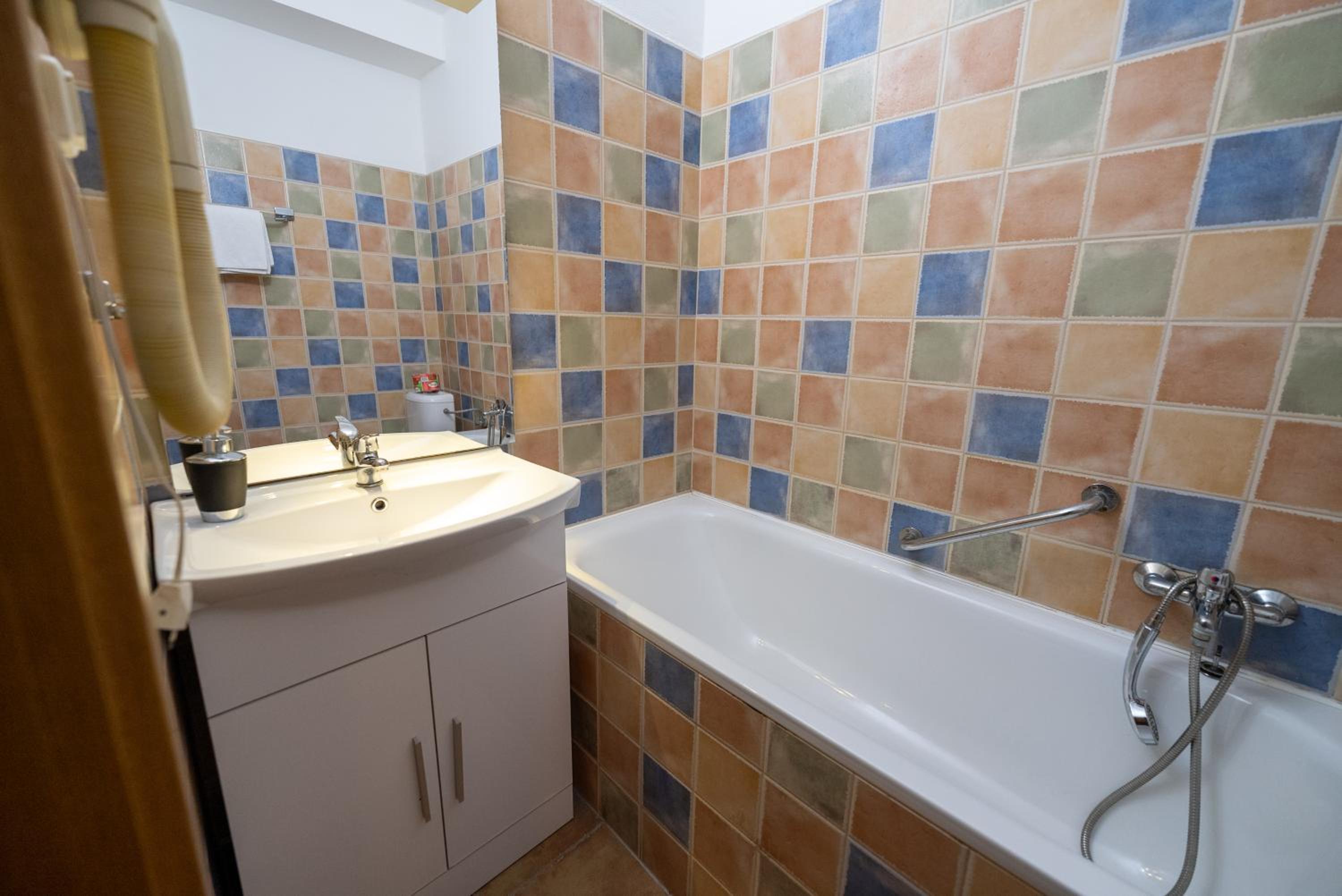 Double or Twin Room - Photo 2