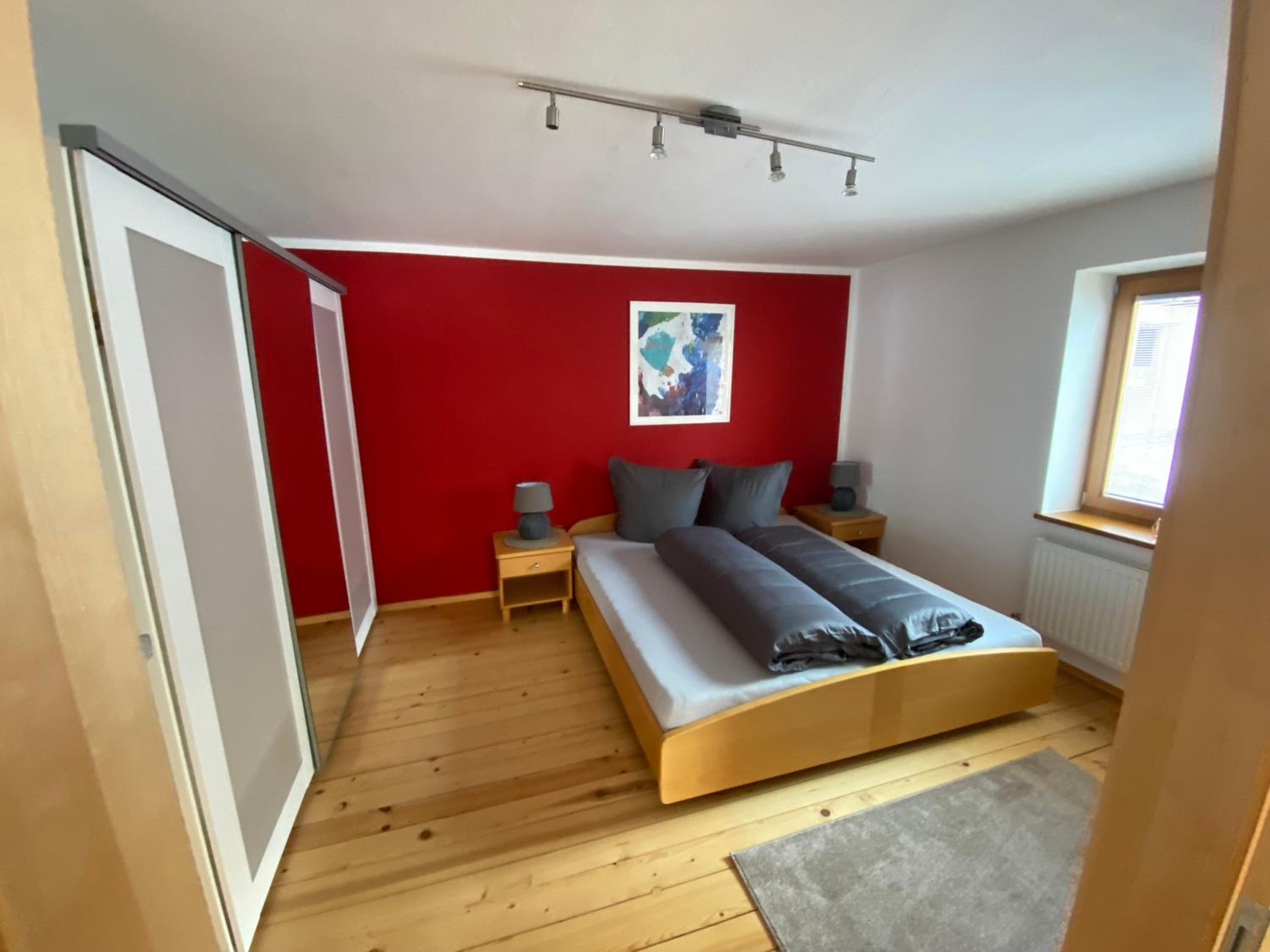 One-Bedroom Apartment photo 1