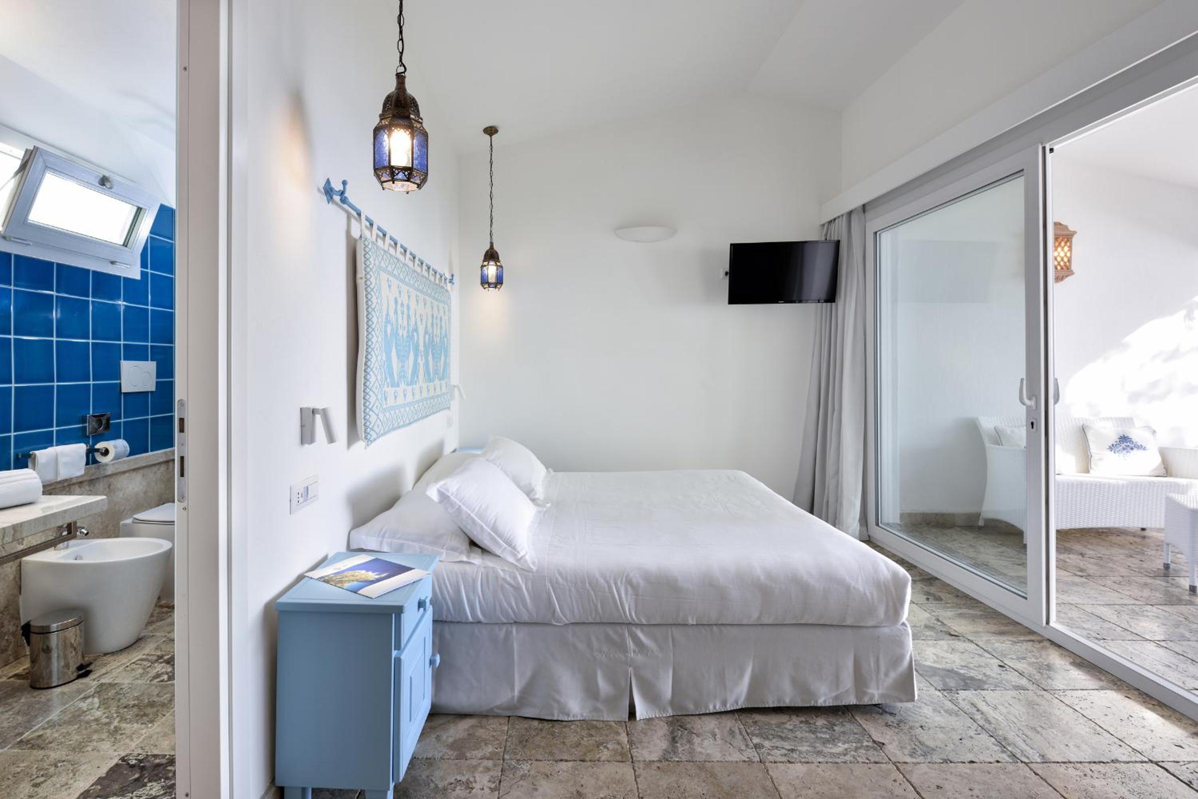 Deluxe Family Room with Terrace (3 adults + 1 child)