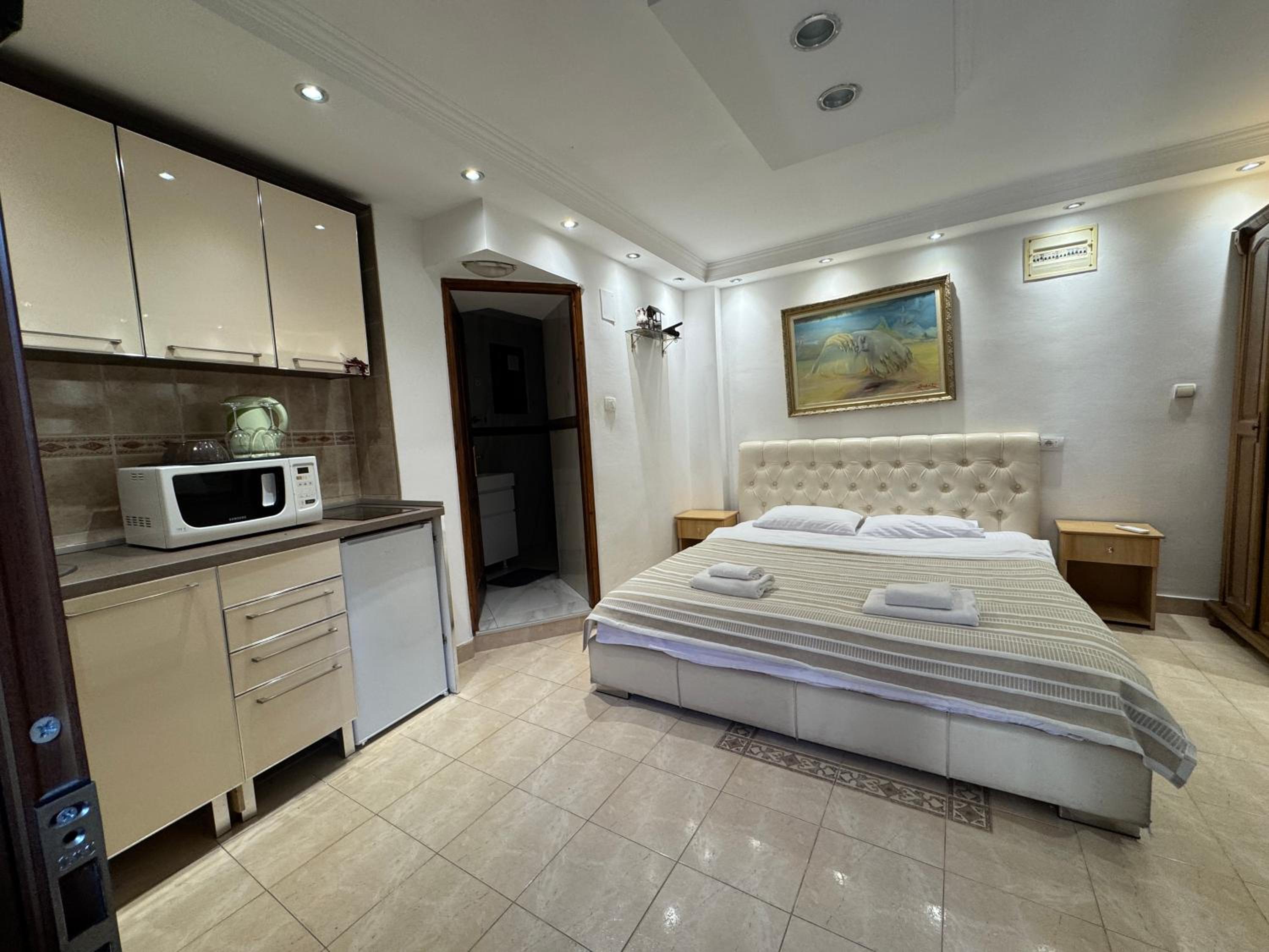 Apartment with Garden View