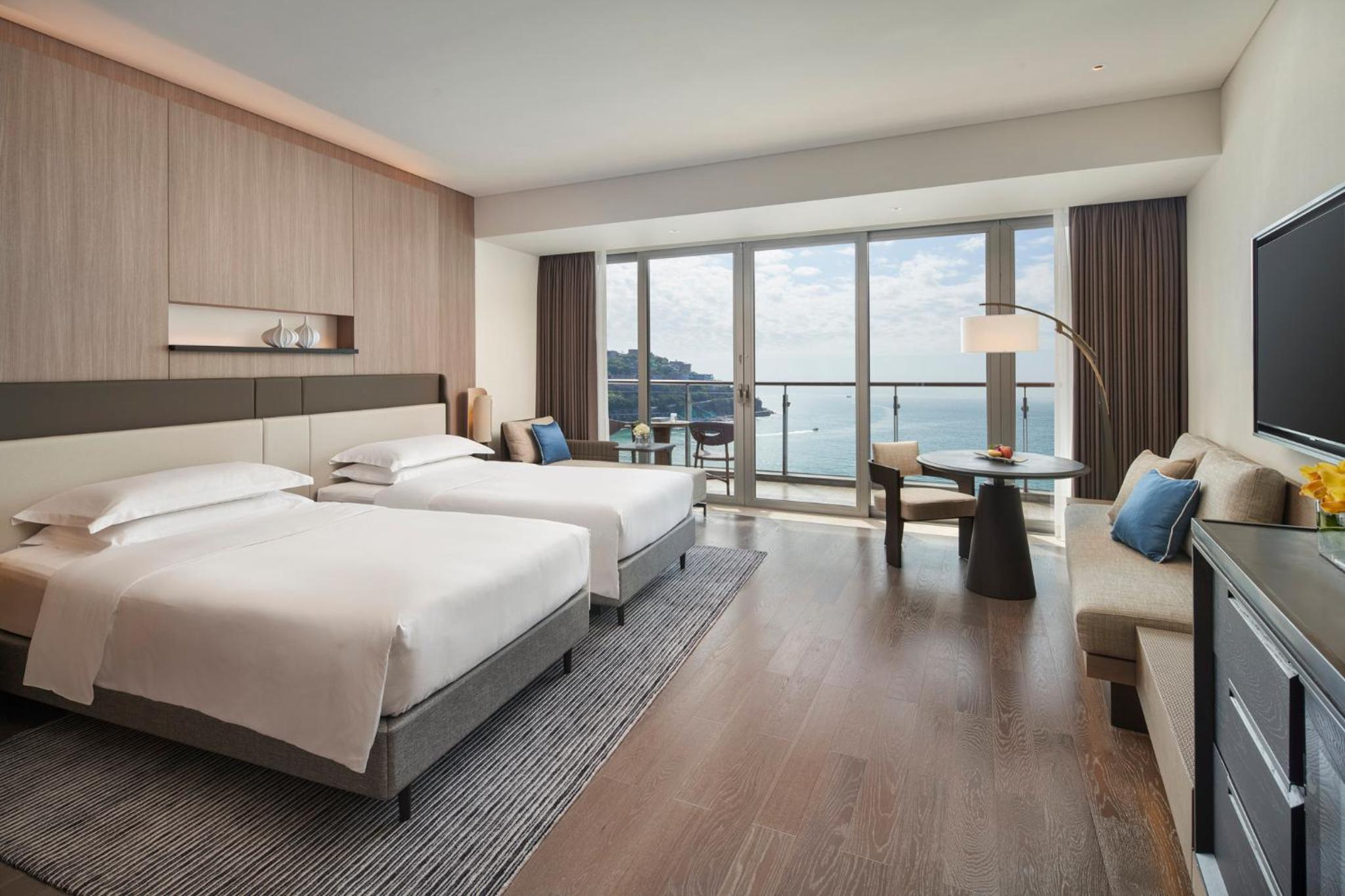 Upgrade Classic Room with Ocean View - Photo 3