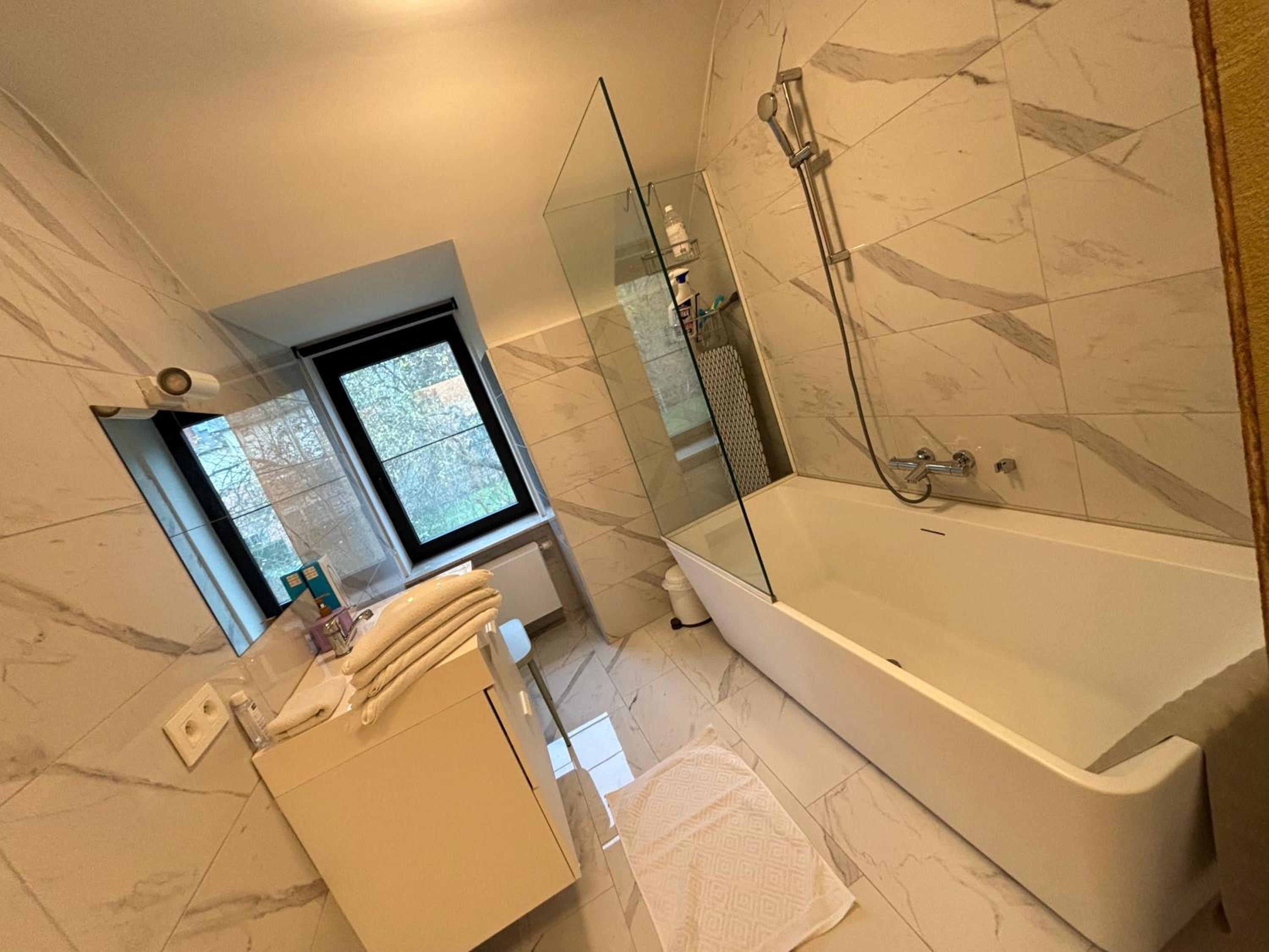 Deluxe Double Room with Shower photo 2