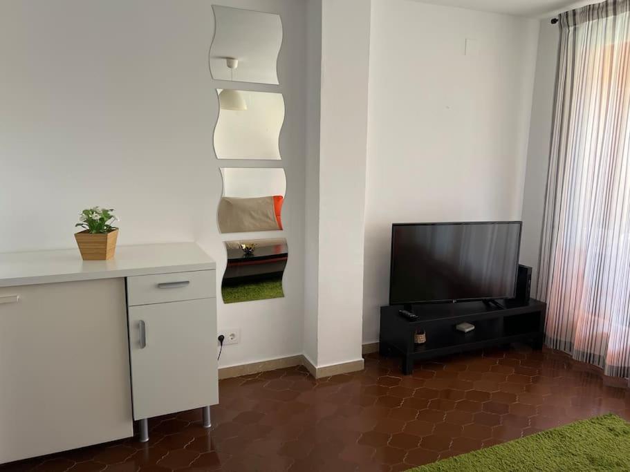 One-Bedroom Apartment photo 2