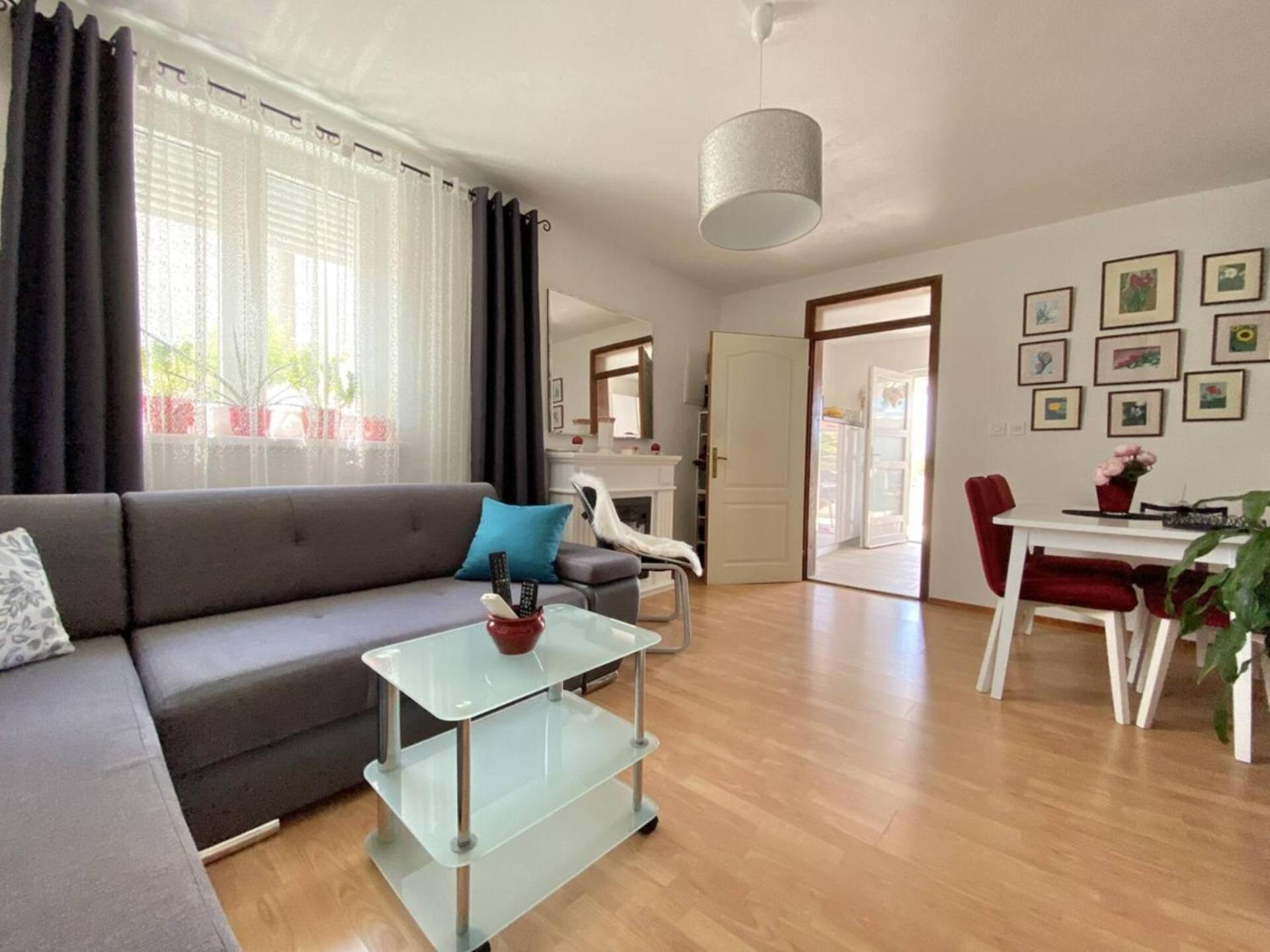 Apartment photo 3