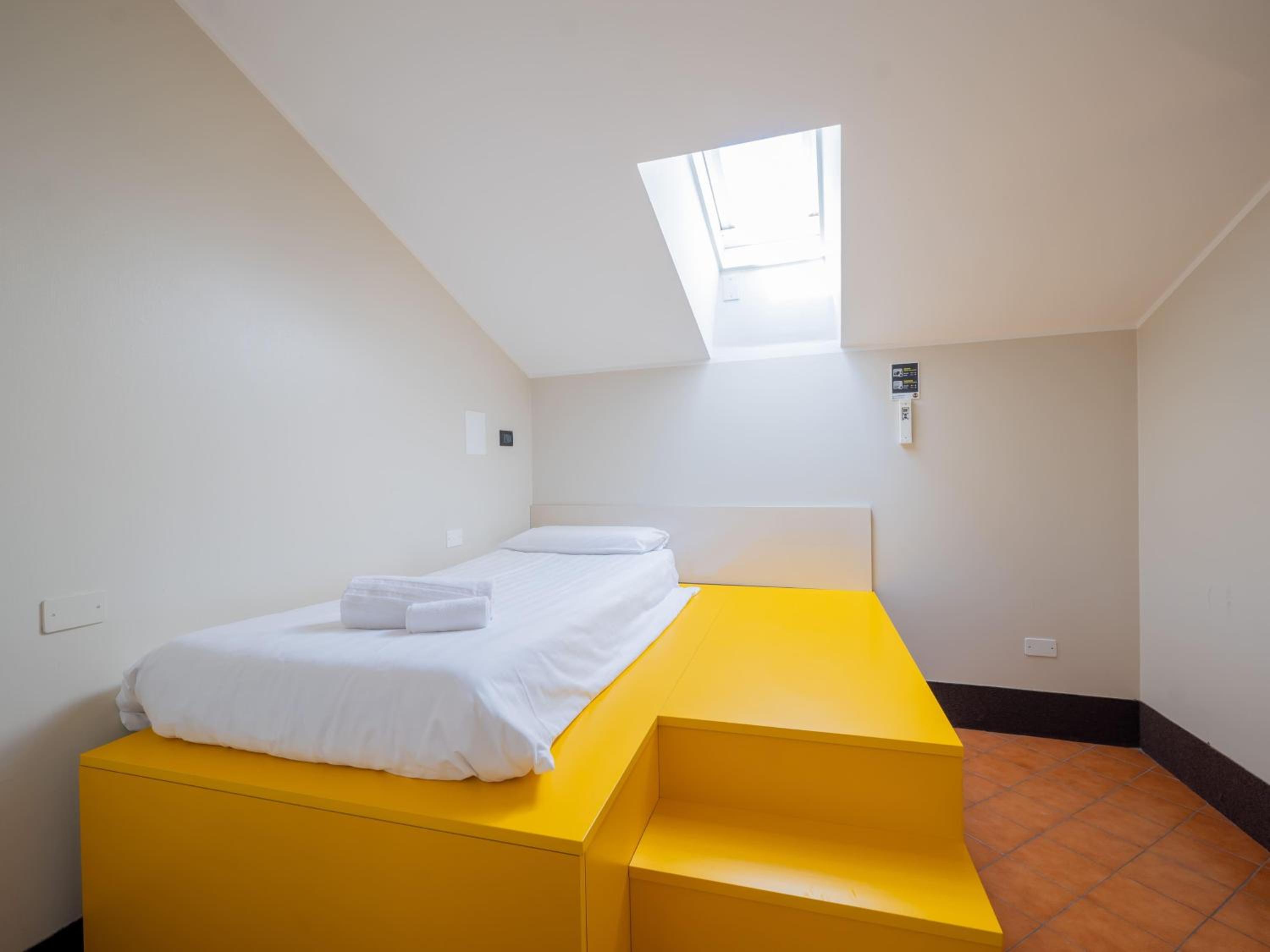 Economy Triple Room - Photo 3