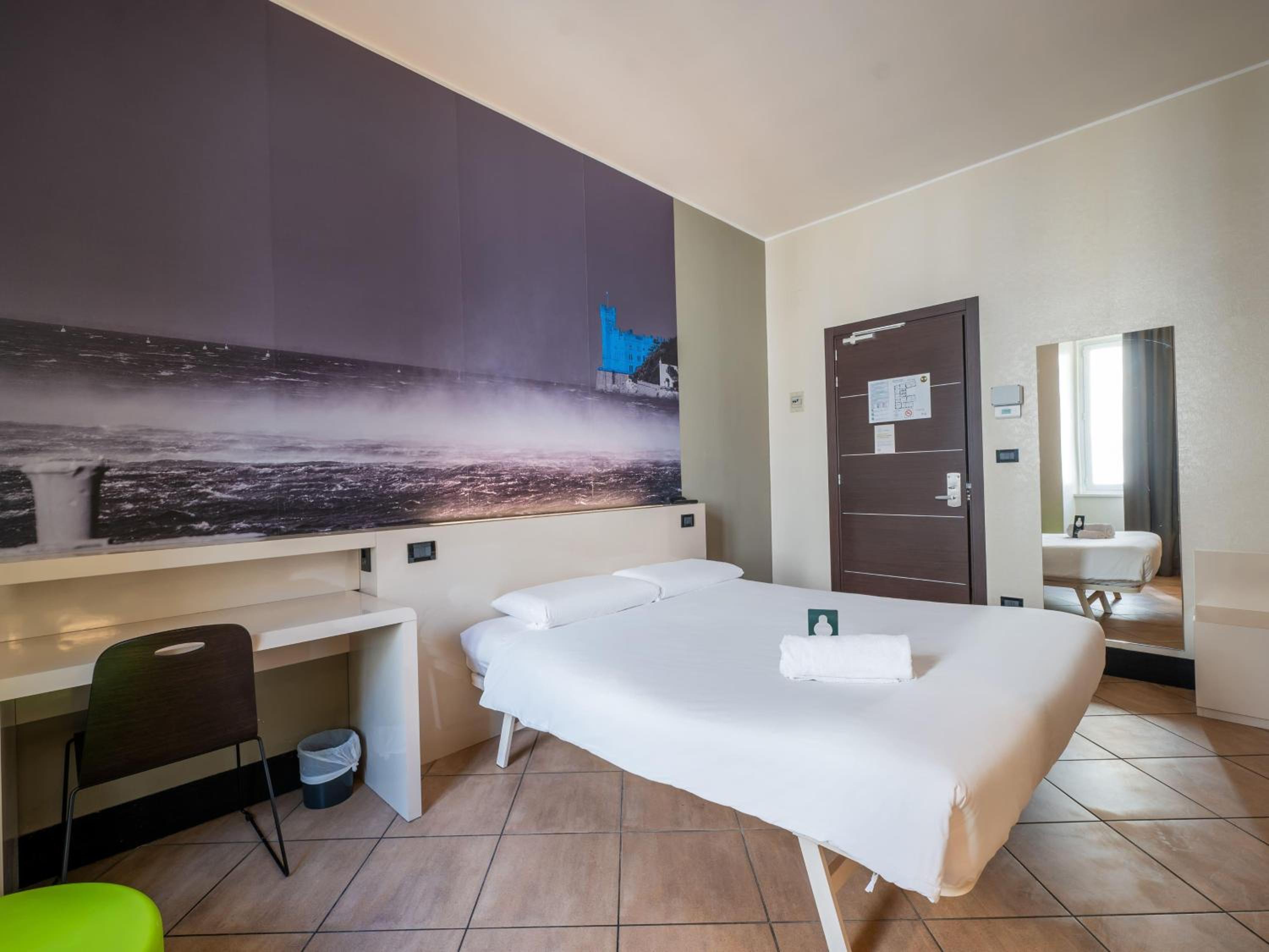 Double Room - Photo 5