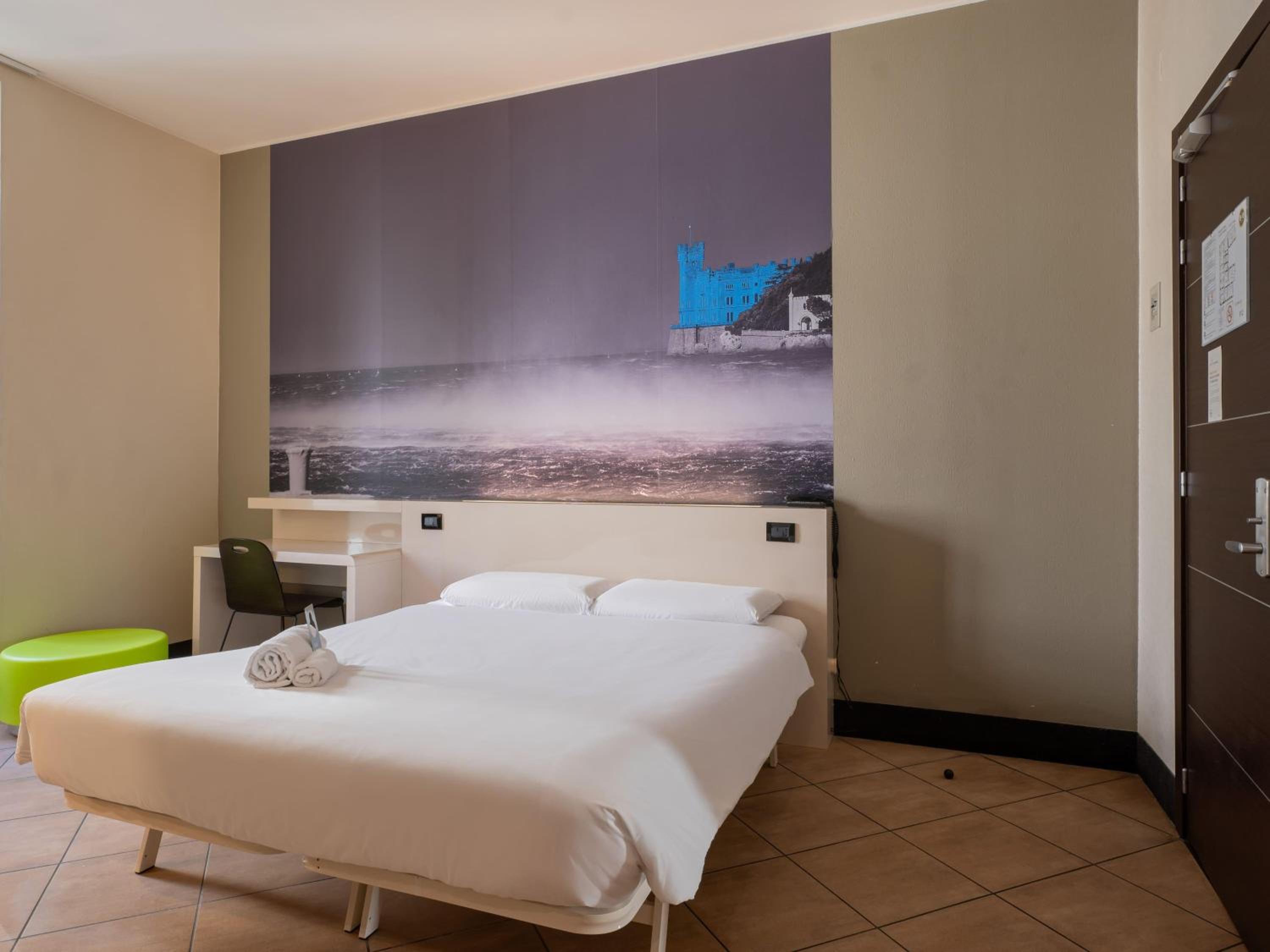 Double Room - Photo 6