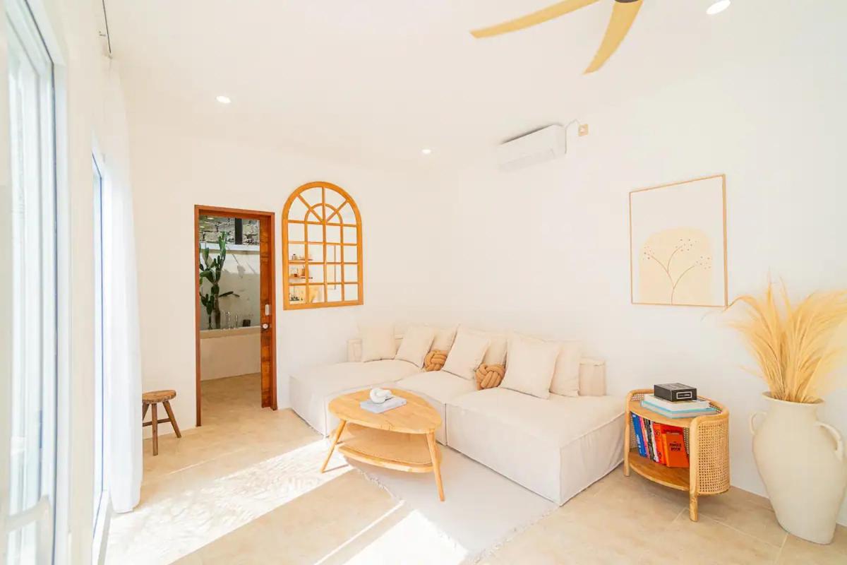 Villa with Private Pool - Photo 4