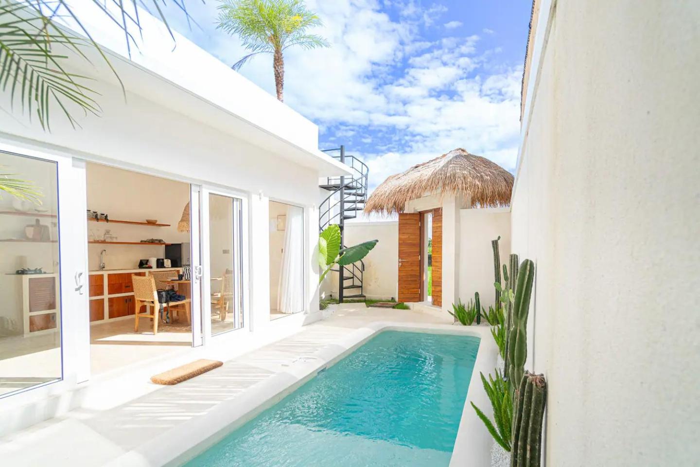 Villa with Private Pool - Photo 1