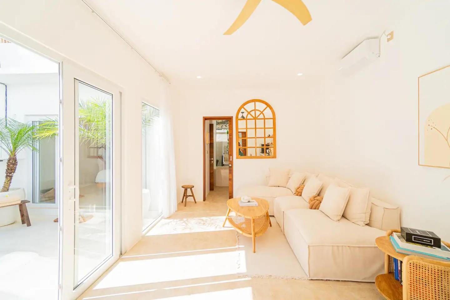 Villa with Private Pool - Photo 26