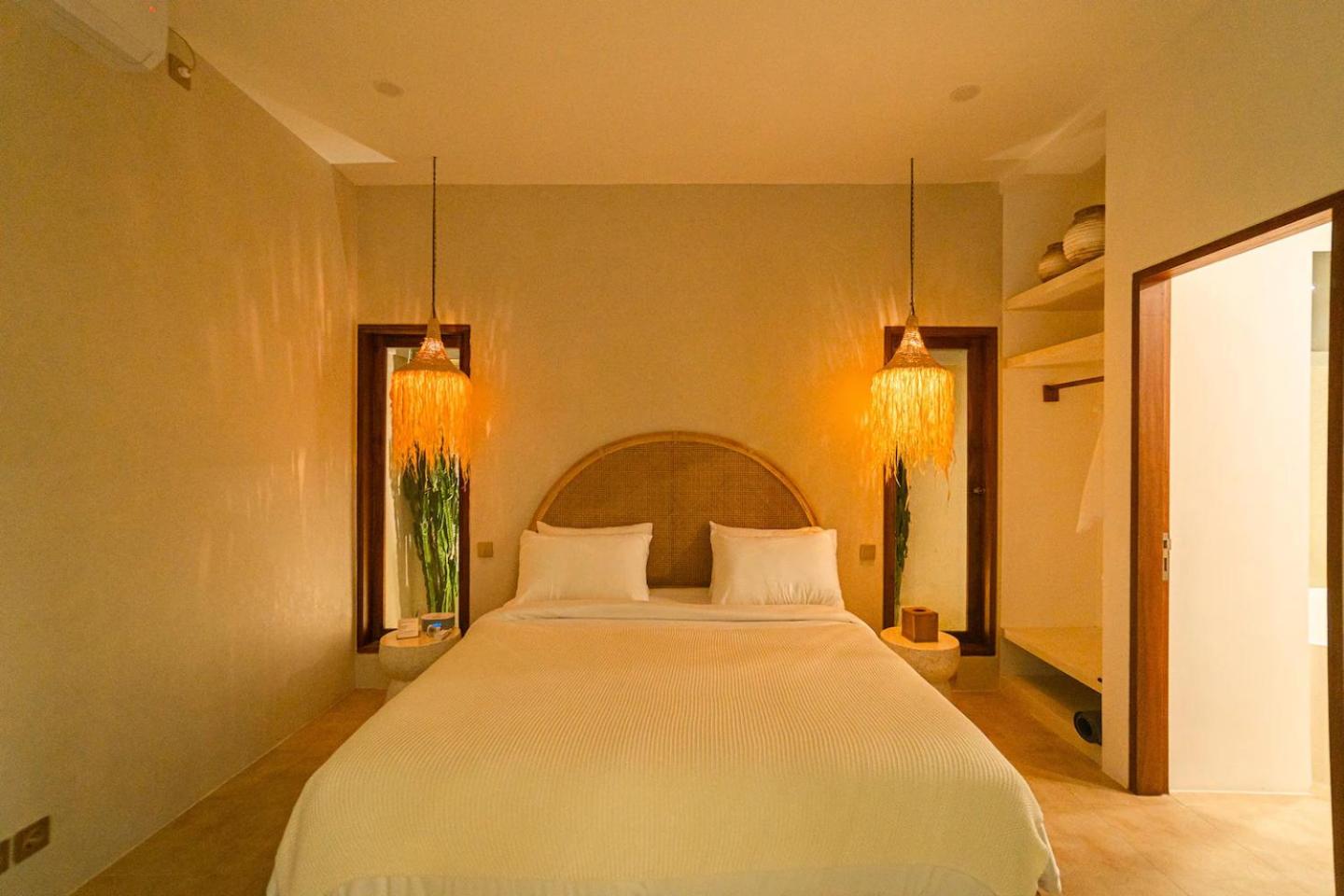 Villa with Private Pool - Photo 19