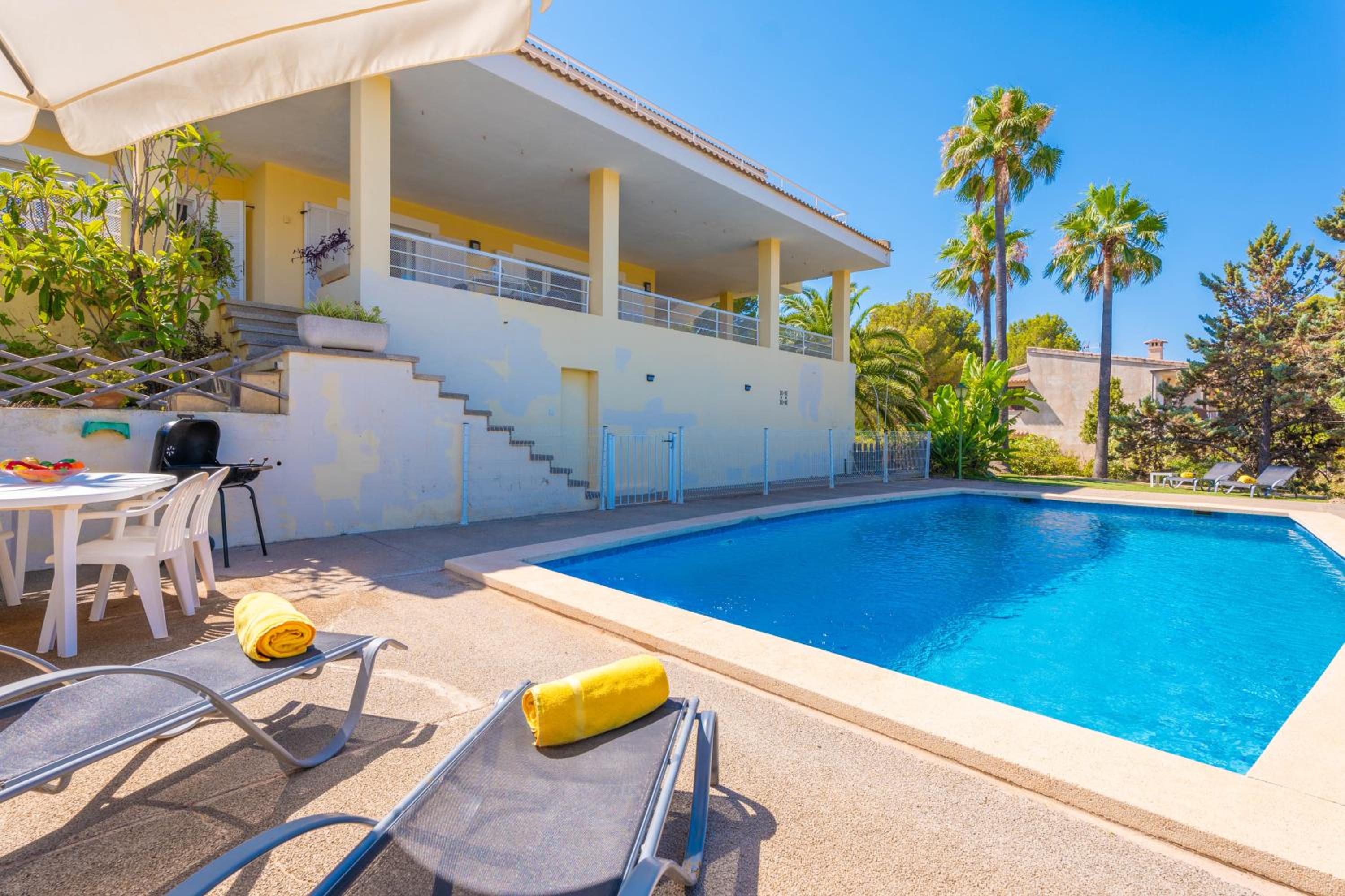 Villa with Private Pool thumbnail 6