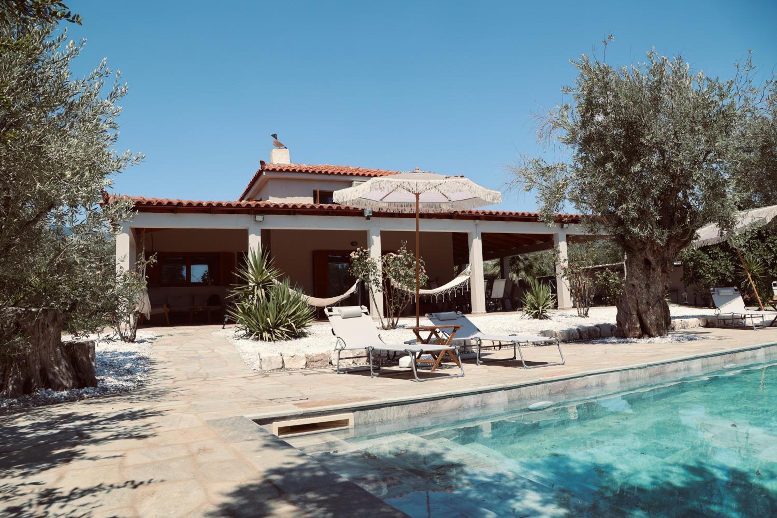 Villa photo 1