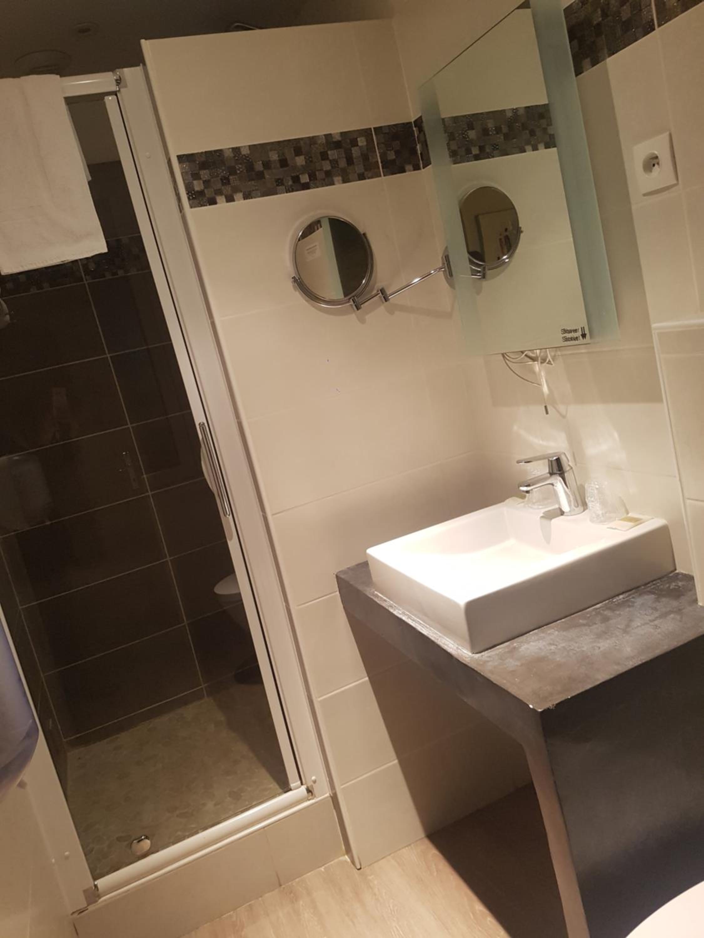 Deluxe Room - Photo 2