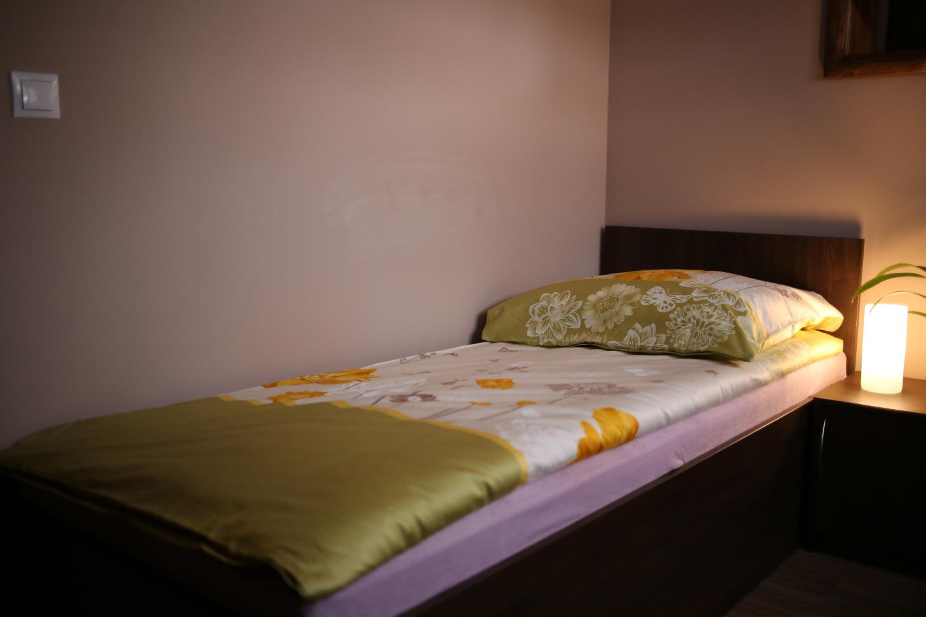 Small Double Room - Photo 6