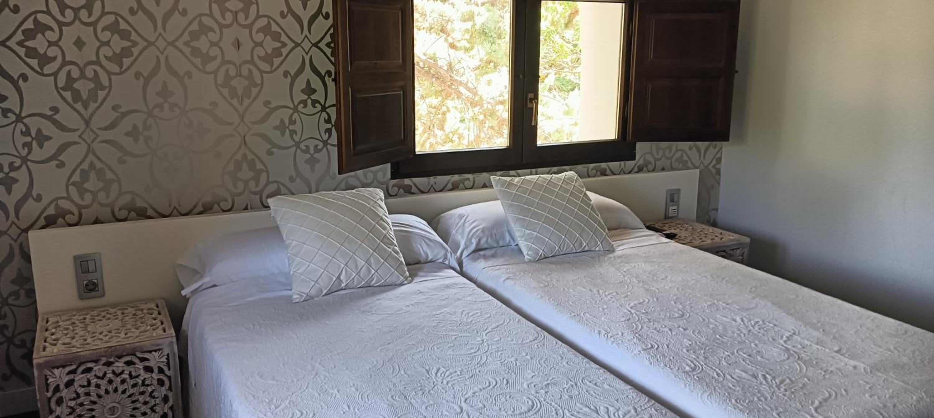 Double Room - Photo 2