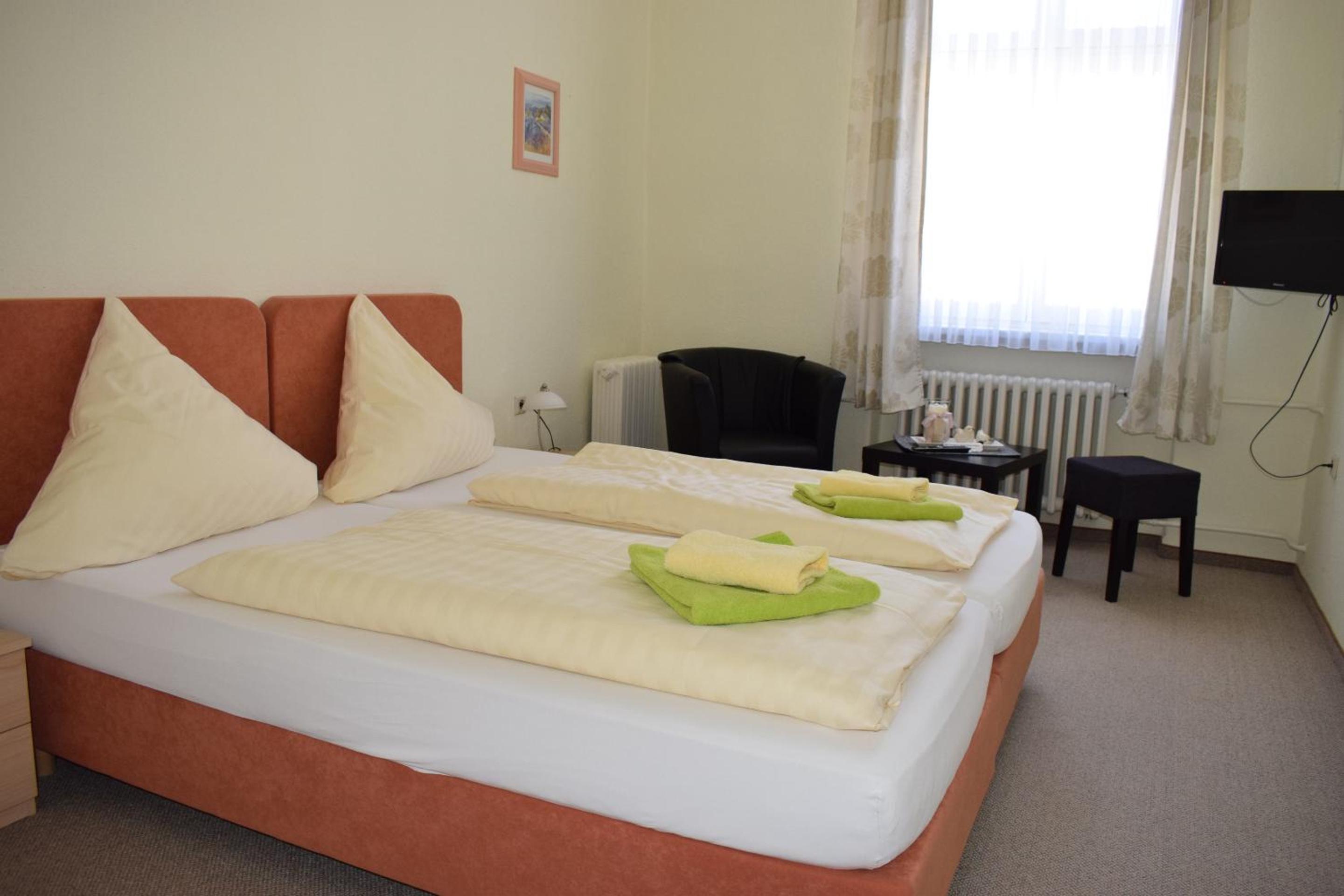 Double or Twin Room with Private Bathroom photo 1