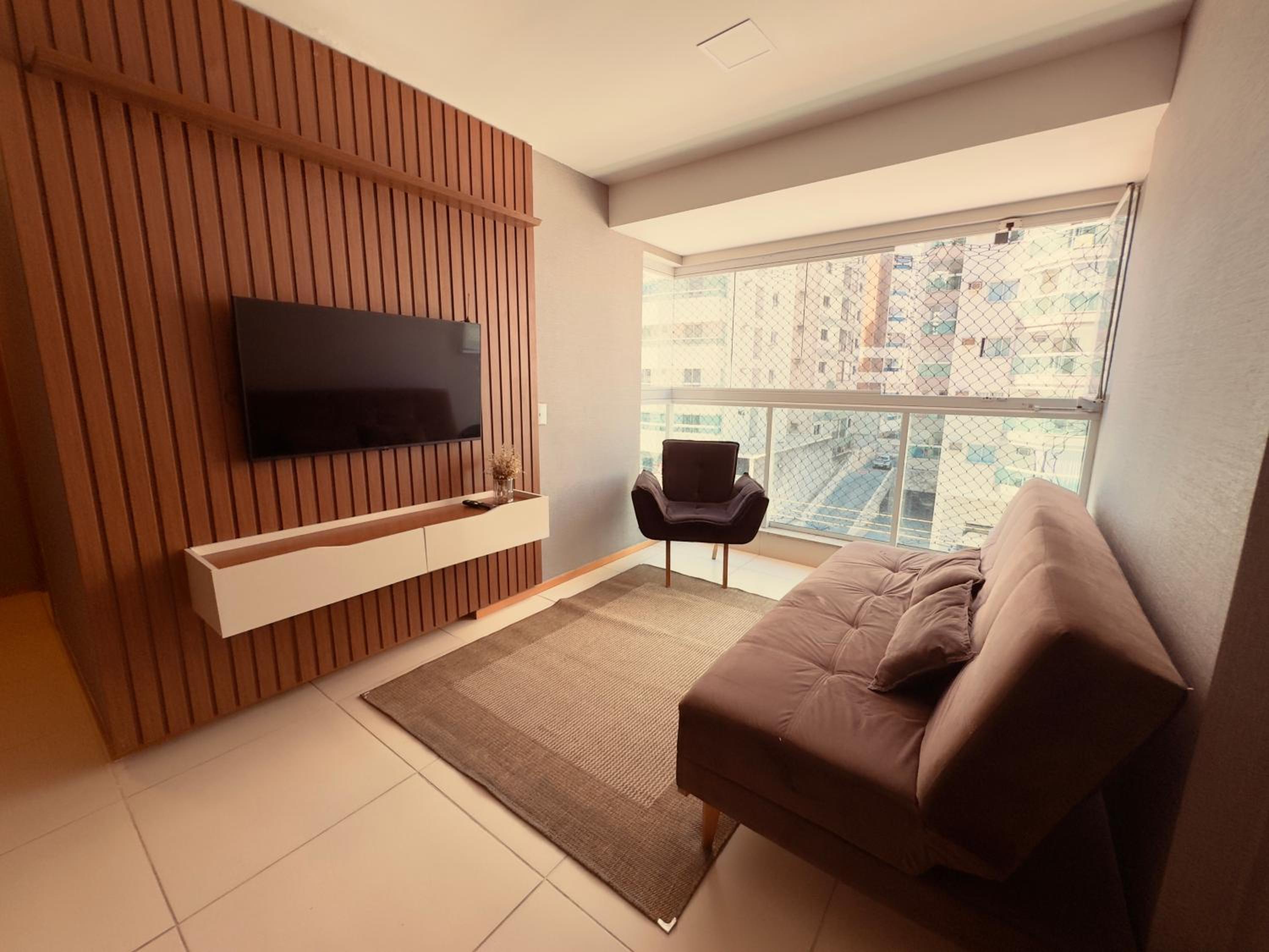 Two-Bedroom Apartment with Balcony and Sea View photo 3