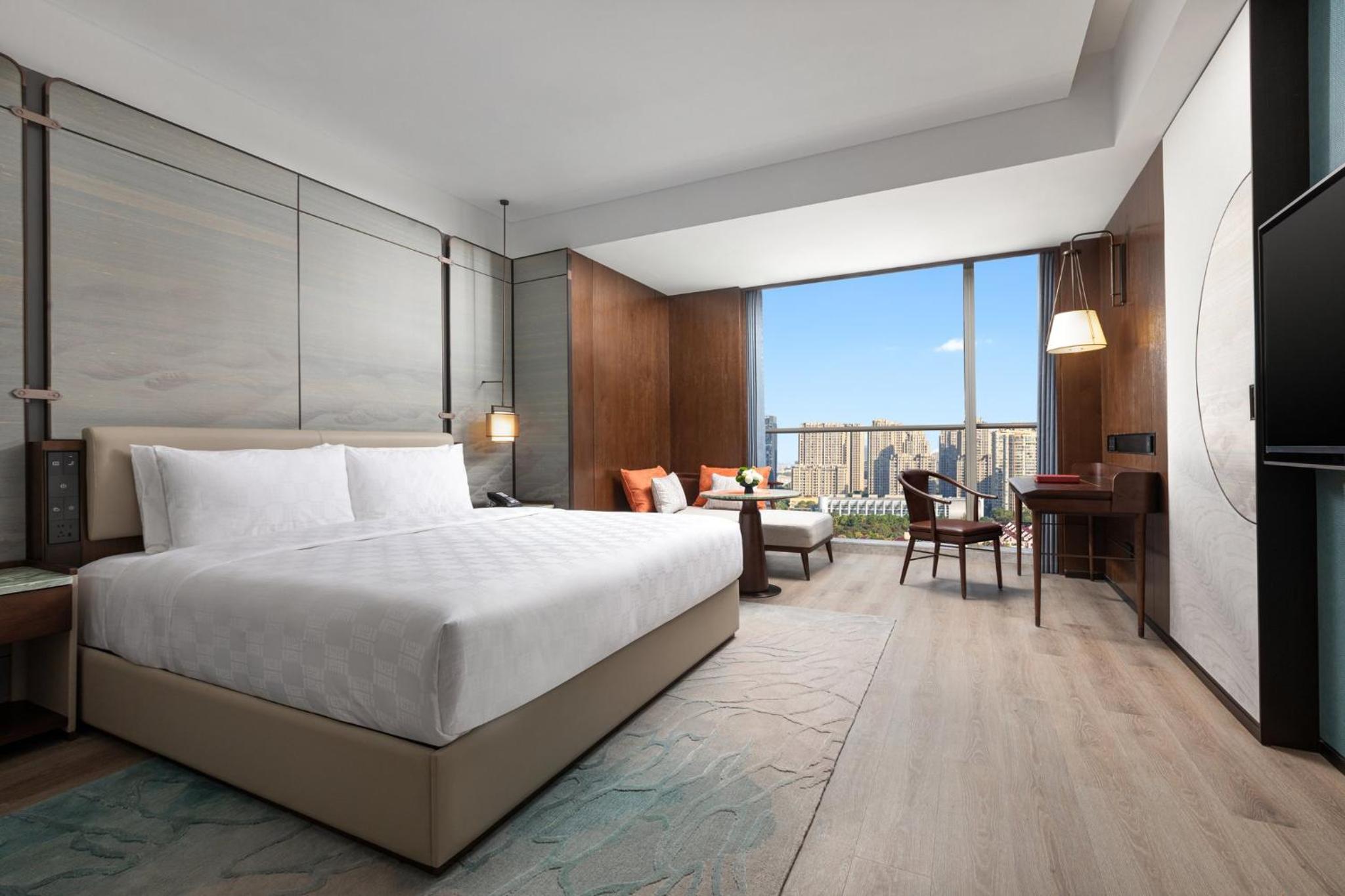 Standard King Room photo 1