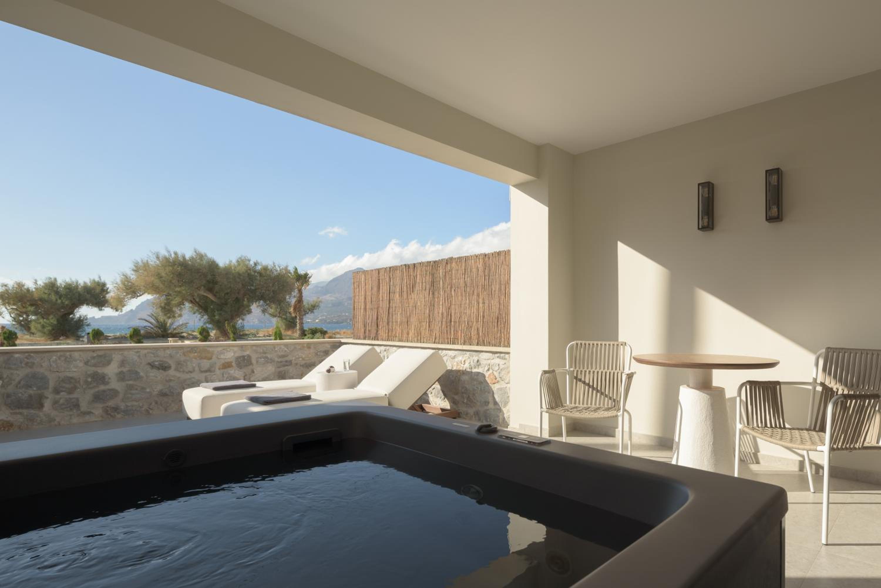 Junior Suite with Hot Tub photo 2